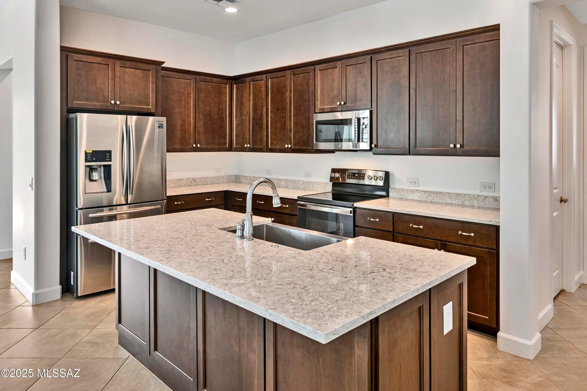 Property Slideshow image 6 of 33 | 30654 s chestnut way, Oracle, AZ, 85623