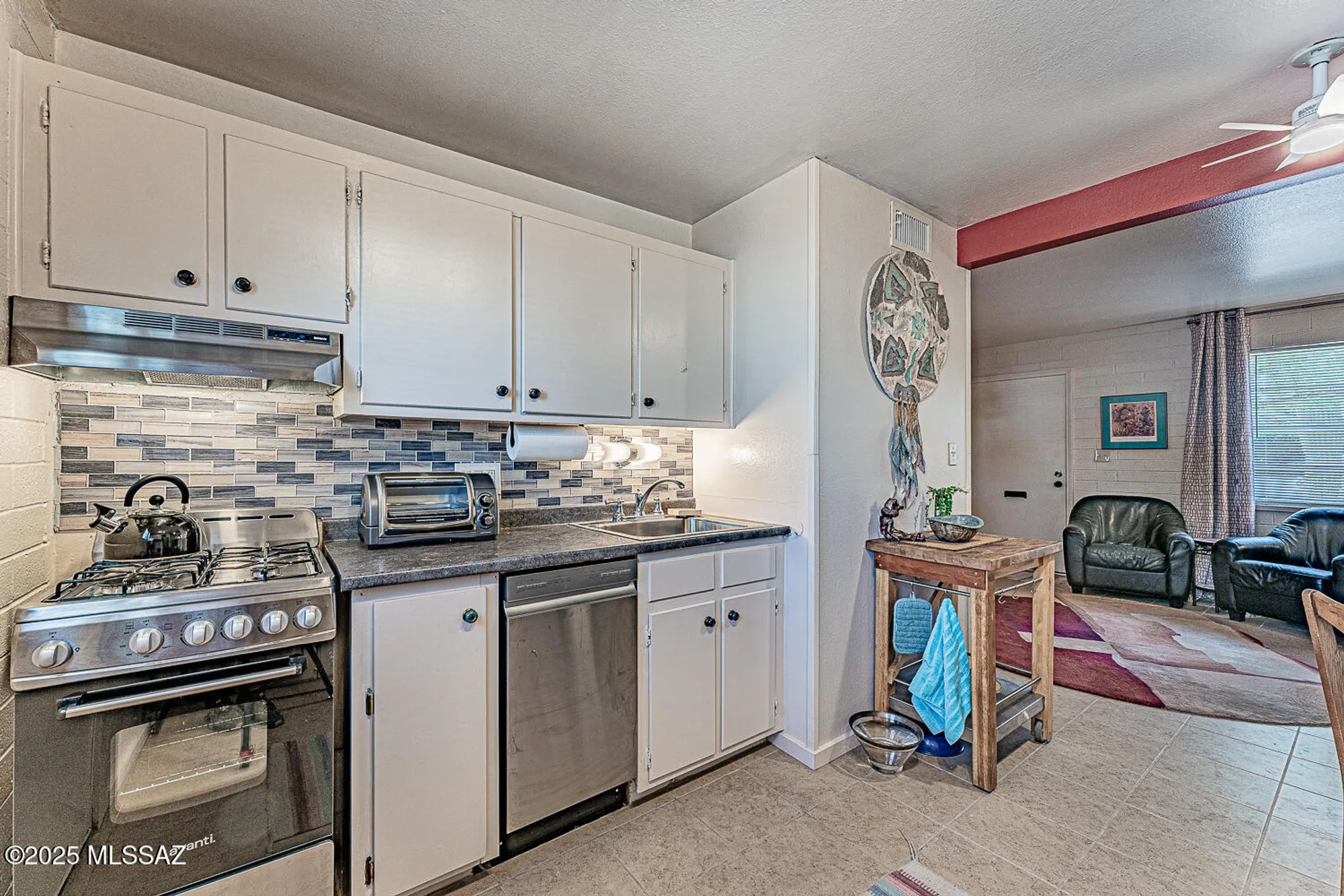 Property Slideshow image 6 of 25 | 329 s paseo tierra a, Green Valley, AZ, 85614