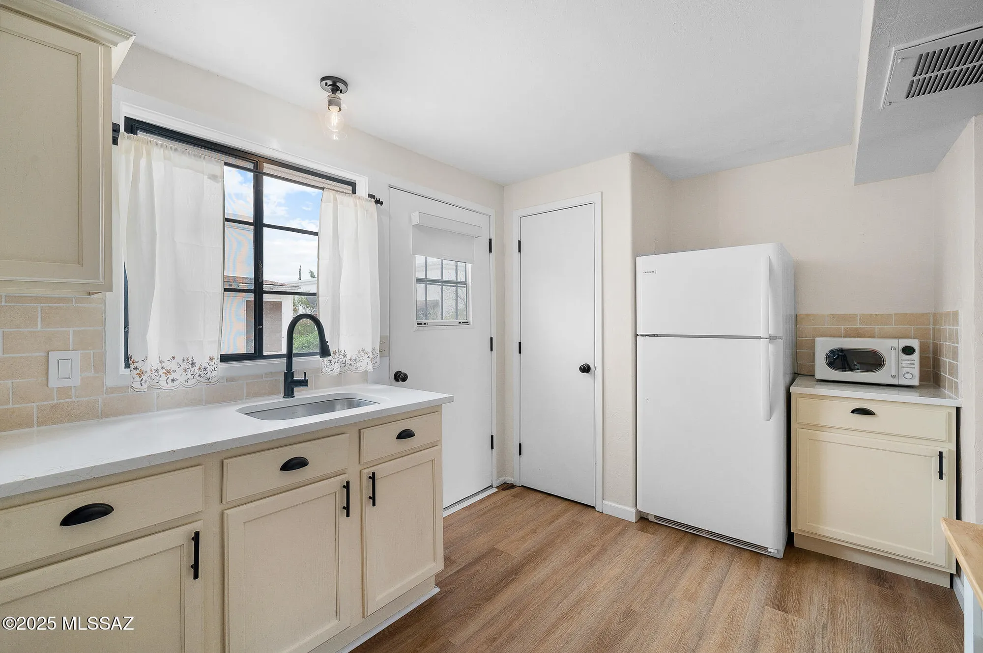 Property Slideshow image 17 of 33 | 435 s paseo lobo b, Green Valley, AZ, 85614