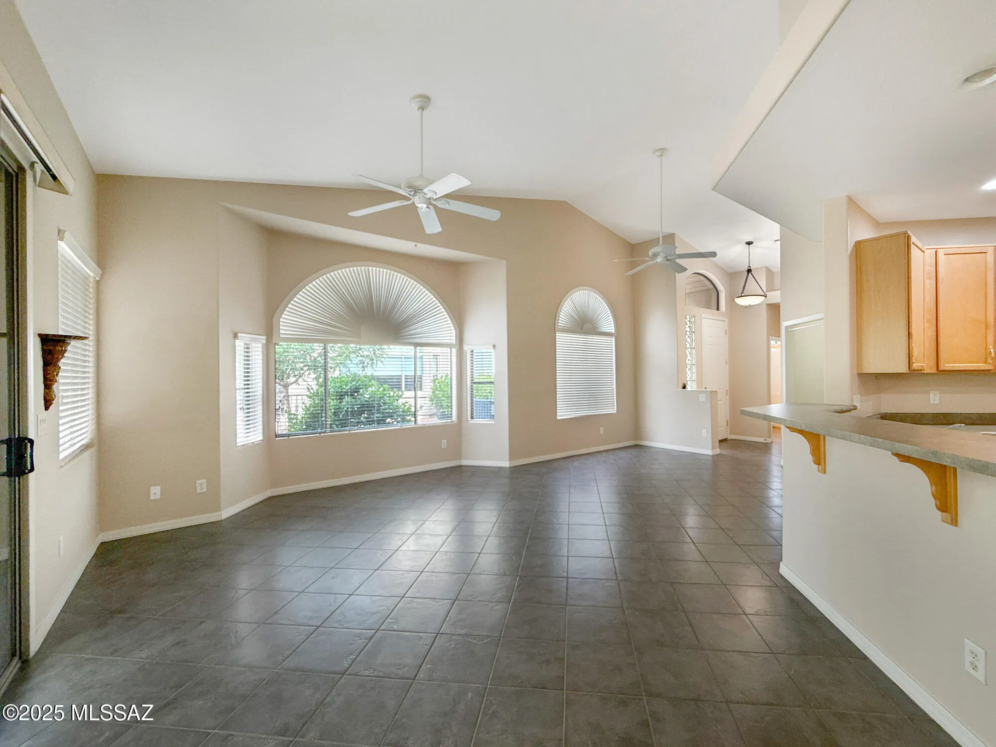 Property Slideshow image 13 of 27 | 13401 n rancho vistoso blvd unit 213, Oro Valley, AZ, 85755