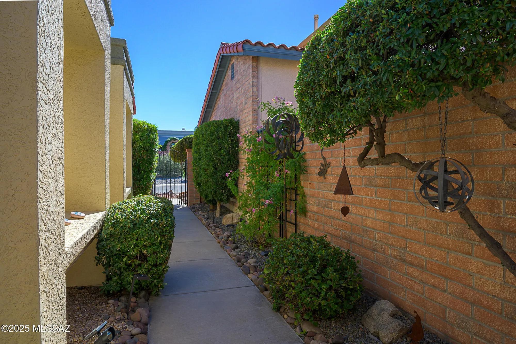 Property Slideshow image 2 of 36 | 1622 w vuelta salvatierra, Green Valley, AZ, 85622