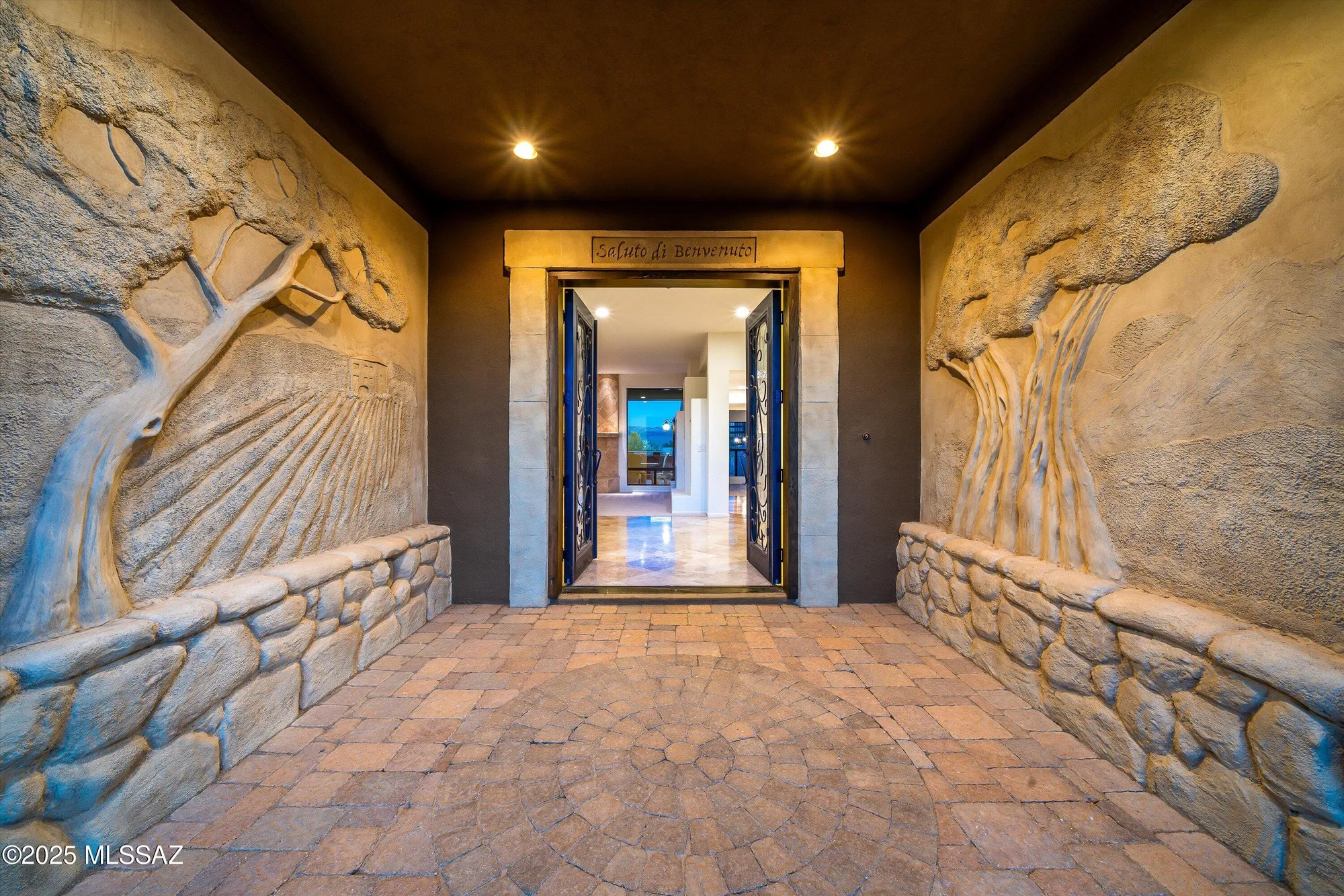 Property Slideshow image 4 of 52 | 26607 n avenida del ray, Scottsdale, AZ, 85263