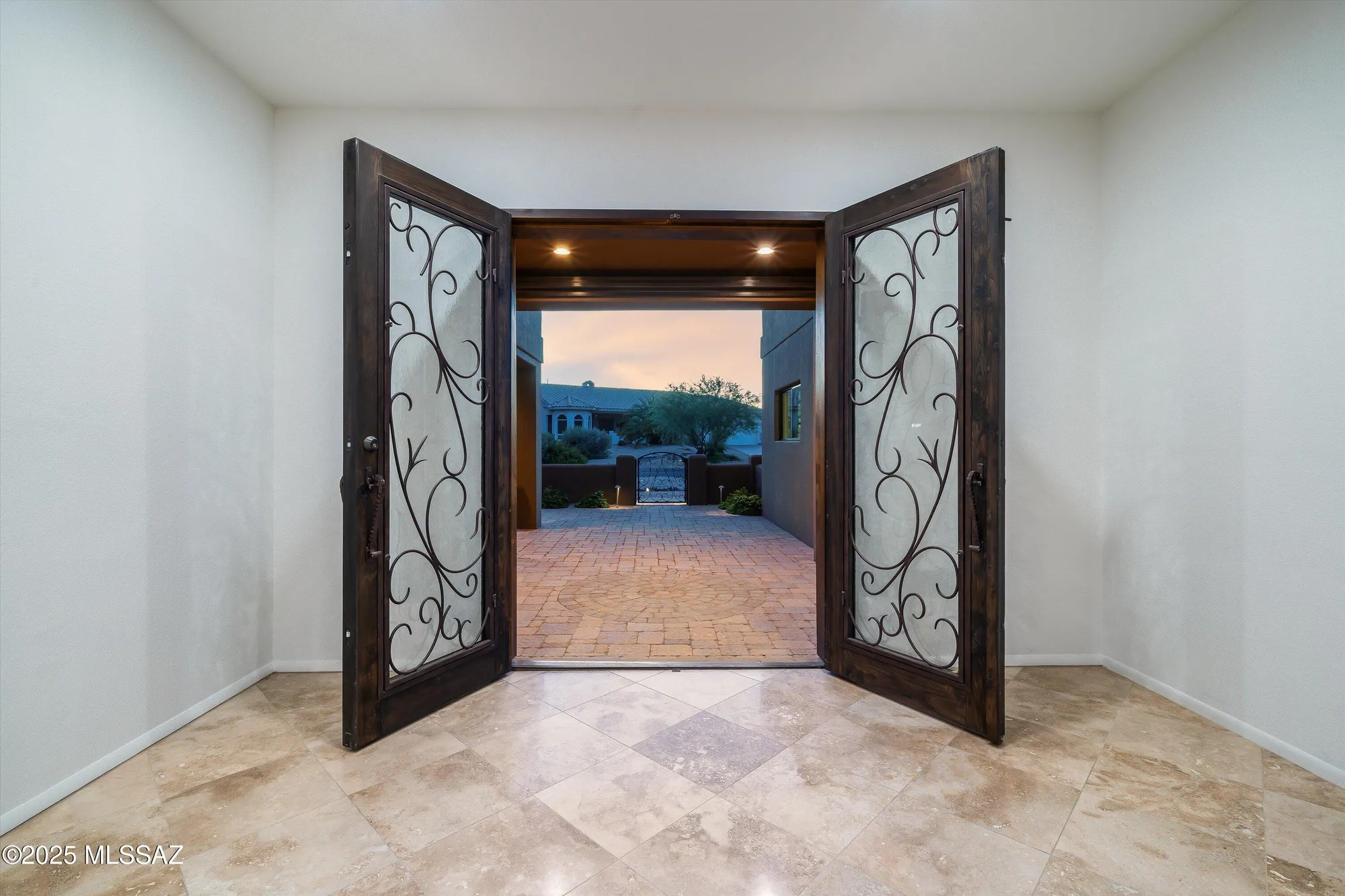 Property Slideshow image 5 of 52 | 26607 n avenida del ray, Scottsdale, AZ, 85263