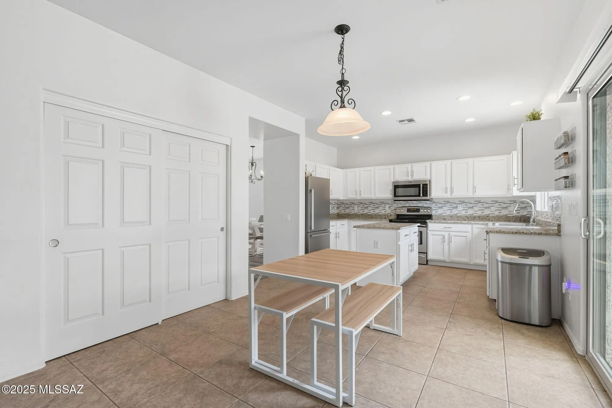 Property Slideshow image 11 of 31 | 892 w calle valenciana, Sahuarita, AZ, 85629