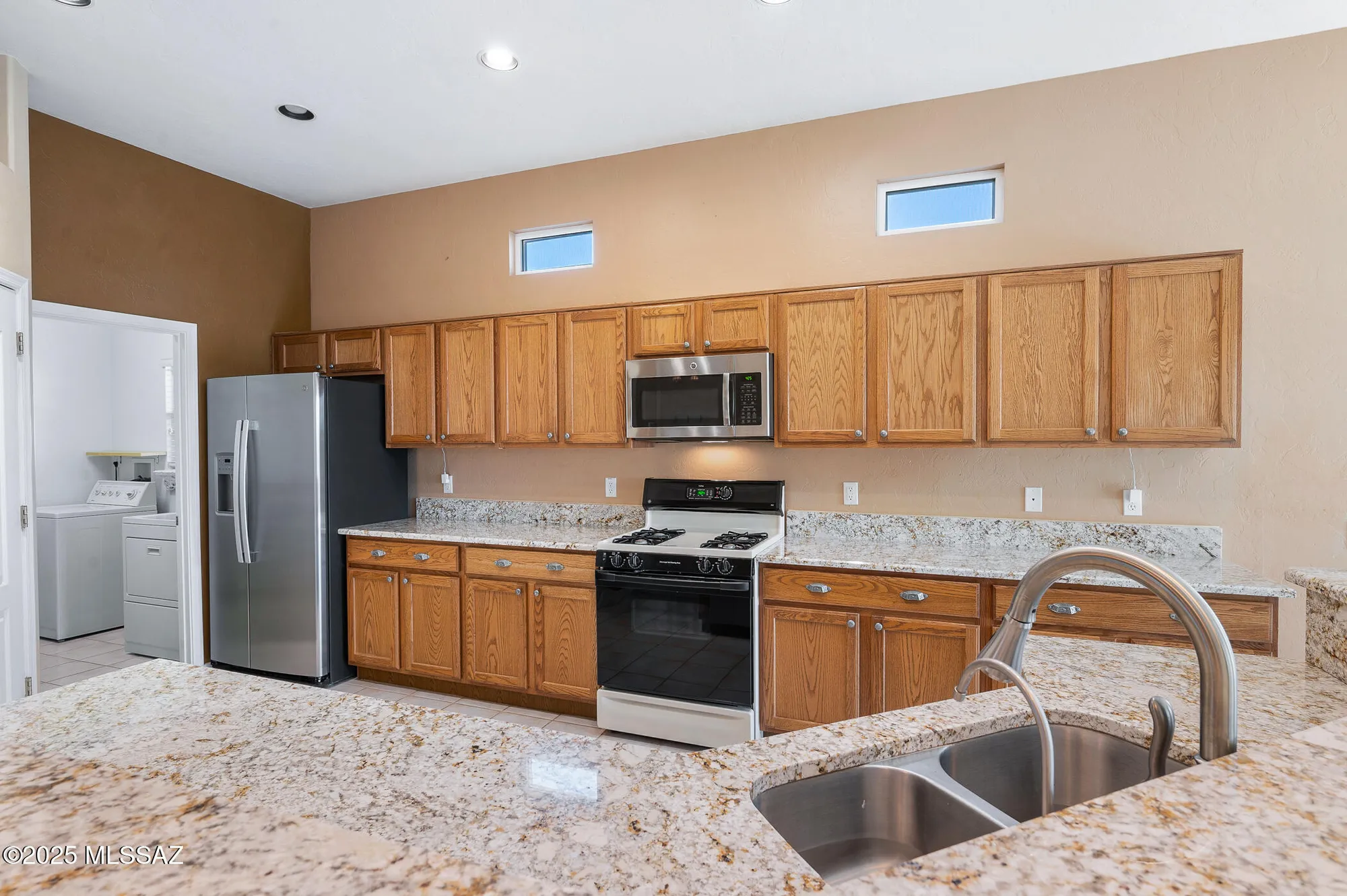 Property Slideshow image 11 of 30 | 336 w sunrise vista dr, Green Valley, AZ, 85614