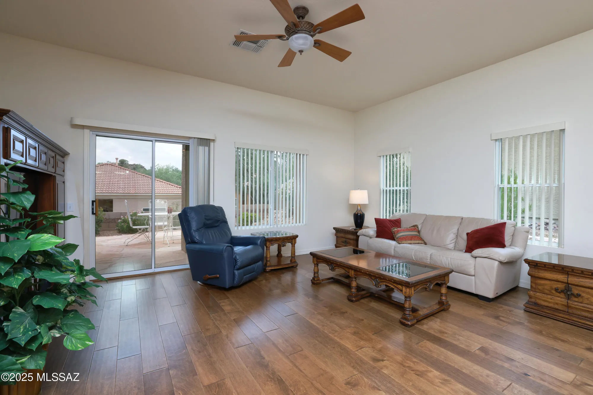 Property Slideshow image 4 of 28 | 13575 n holly grape dr, Marana, AZ, 85658