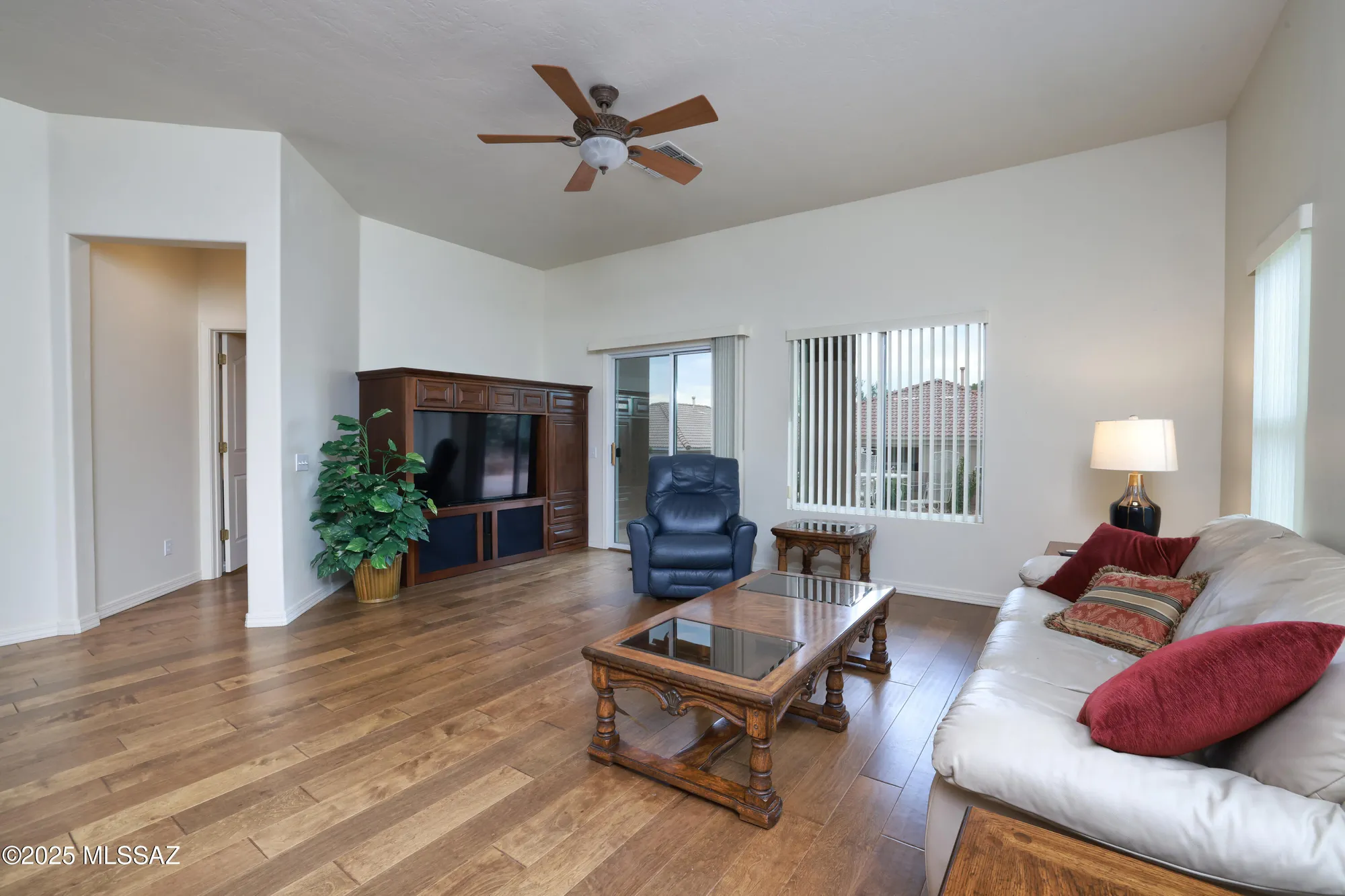 Property Slideshow image 5 of 28 | 13575 n holly grape dr, Marana, AZ, 85658