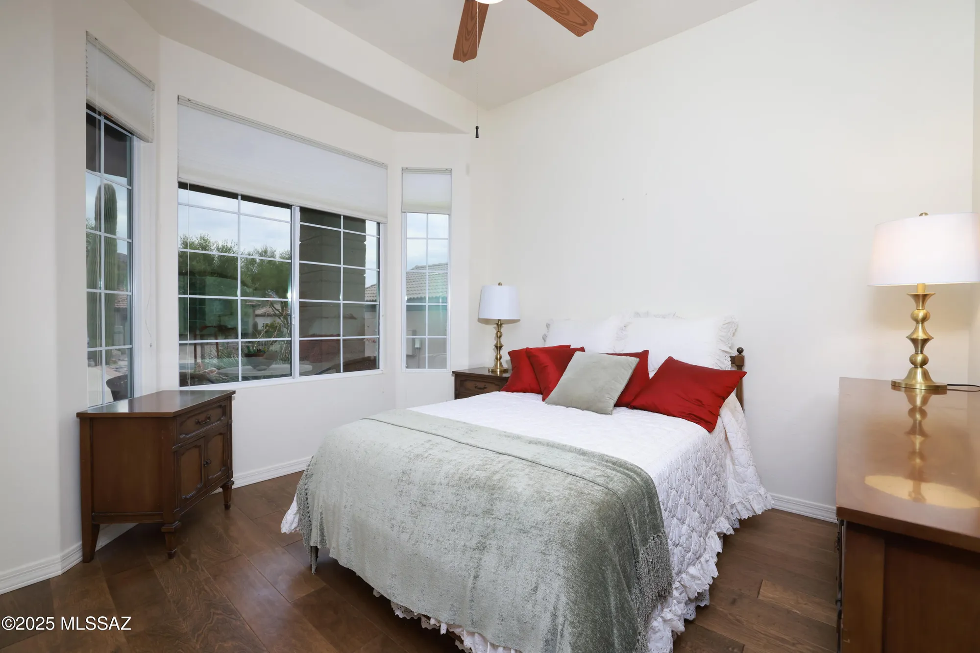 Property Slideshow image 19 of 28 | 13575 n holly grape dr, Marana, AZ, 85658