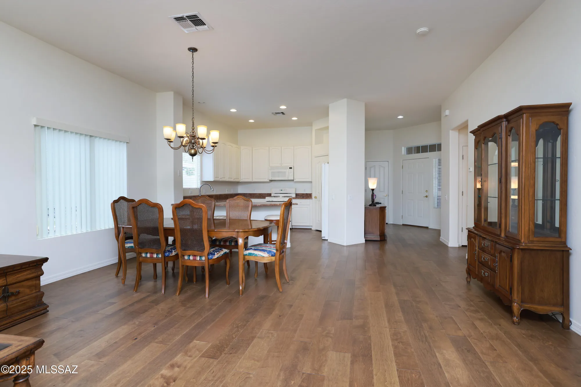 Property Slideshow image 13 of 28 | 13575 n holly grape dr, Marana, AZ, 85658