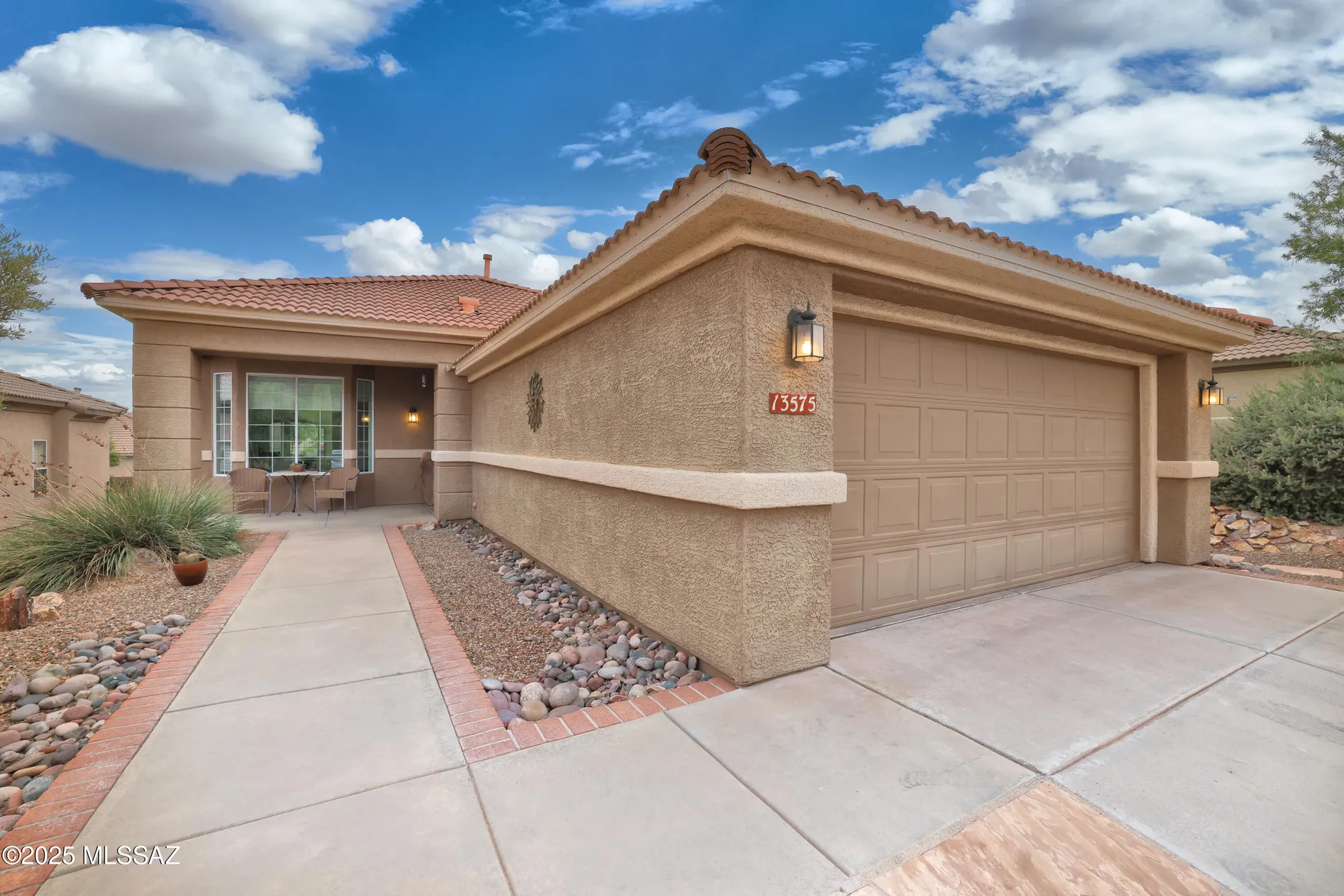 Property Slideshow image 2 of 28 | 13575 n holly grape dr, Marana, AZ, 85658