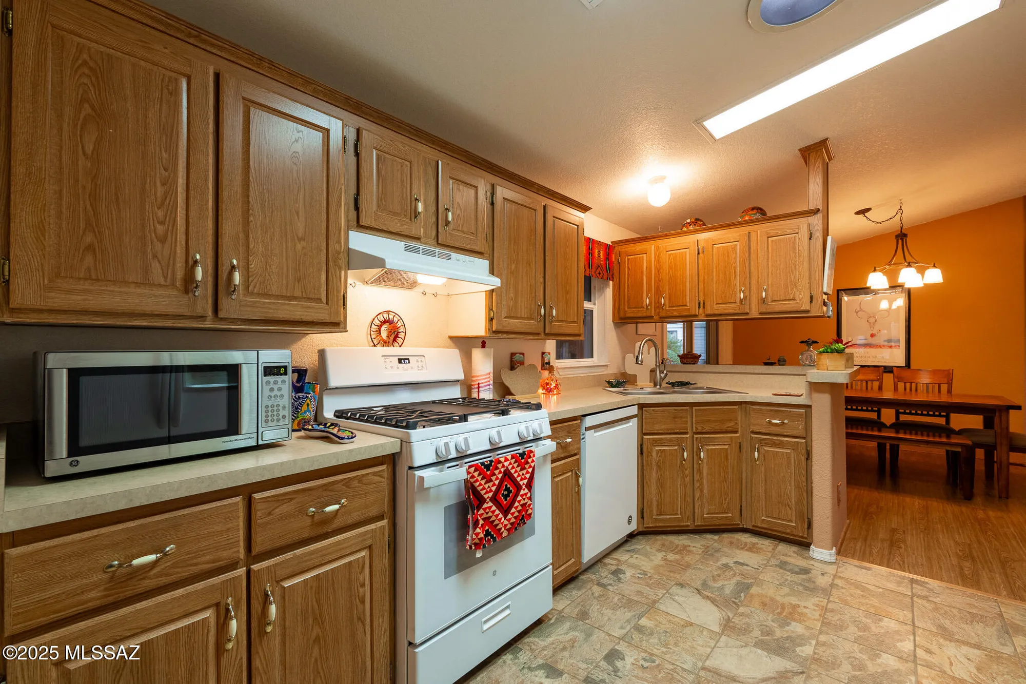 Property Slideshow image 9 of 33 | 269 w rama dr, Green Valley, AZ, 85614