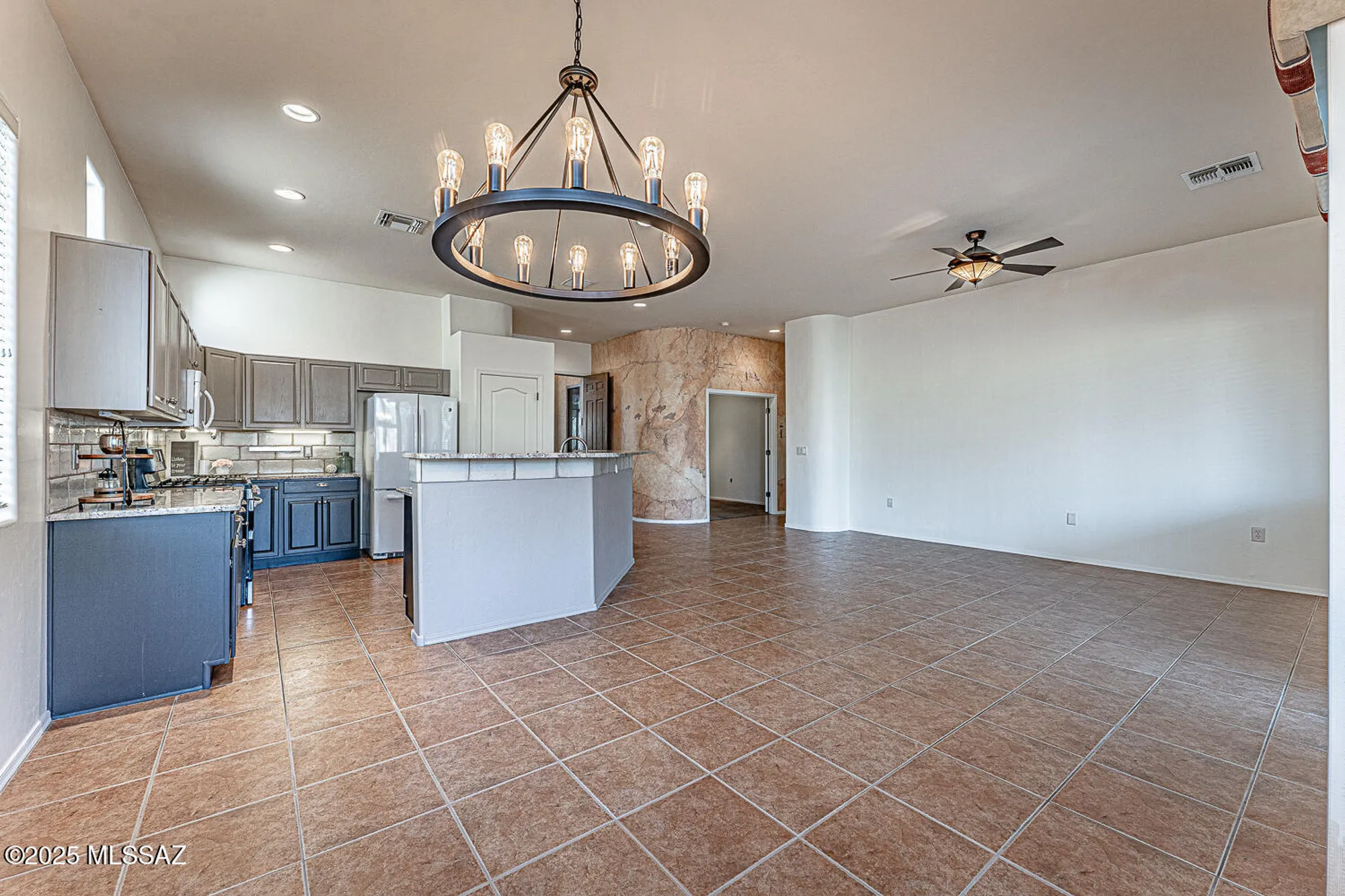 Property Slideshow image 10 of 51 | 267 n via la castellana, Green Valley, AZ, 85614