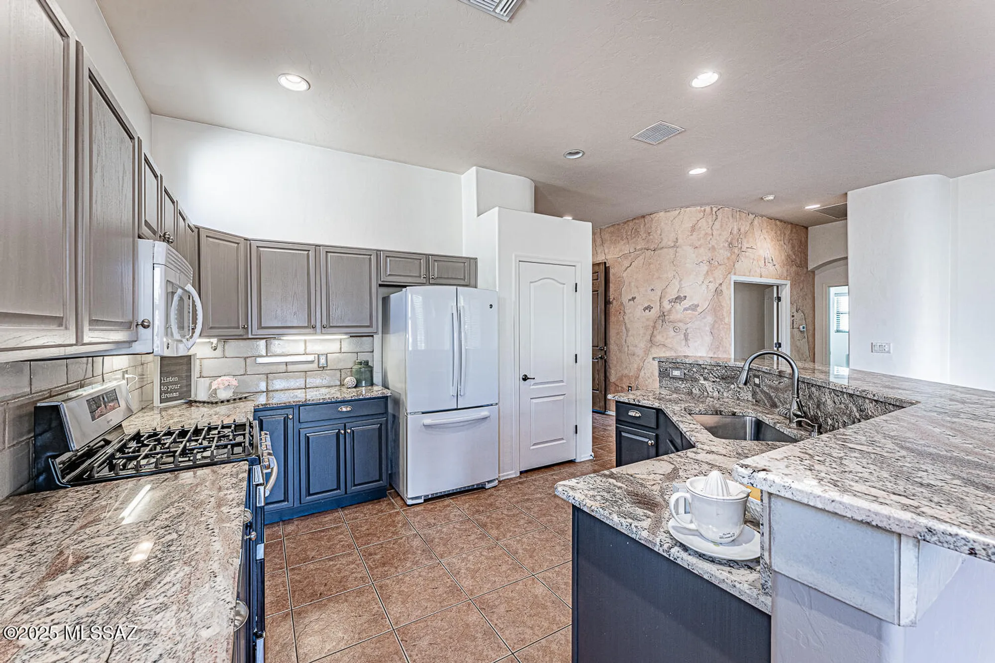 Property Slideshow image 17 of 51 | 267 n via la castellana, Green Valley, AZ, 85614
