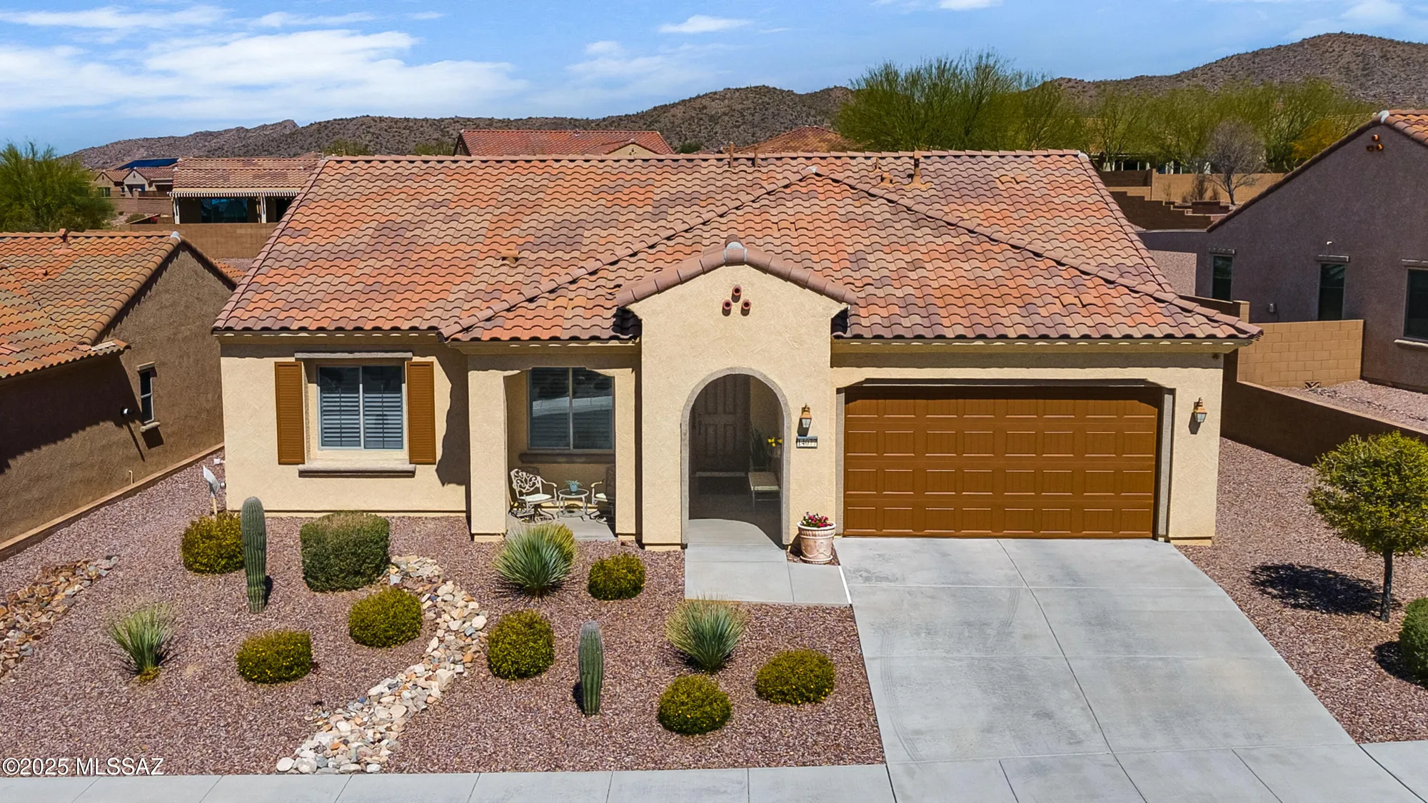 Property Slideshow image 2 of 27 | 14077 n bright angel trl, Marana, AZ, 85658