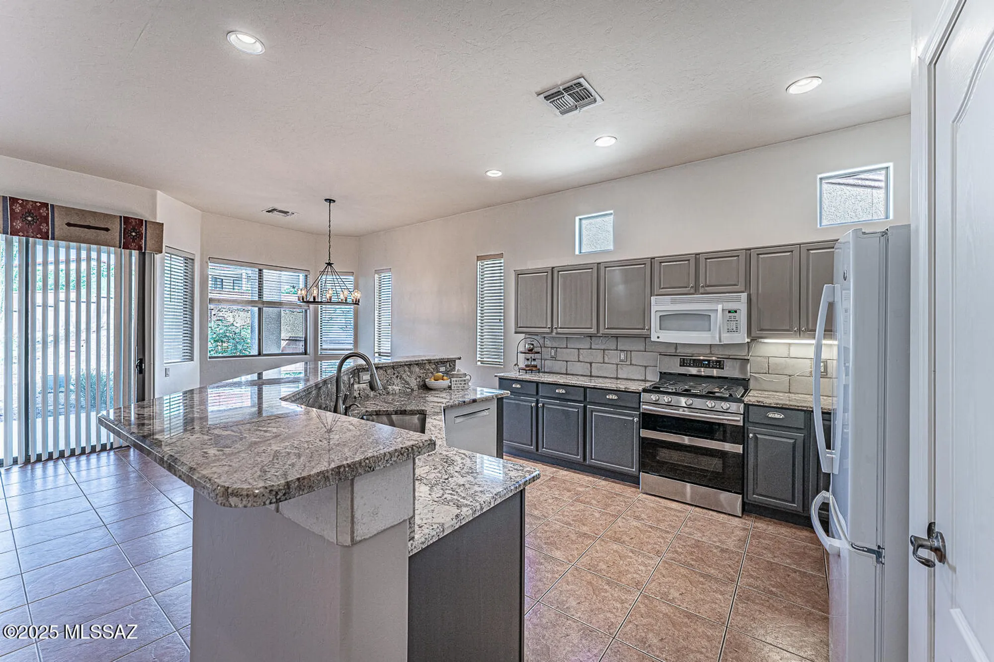 Property Slideshow image 16 of 51 | 267 n via la castellana, Green Valley, AZ, 85614