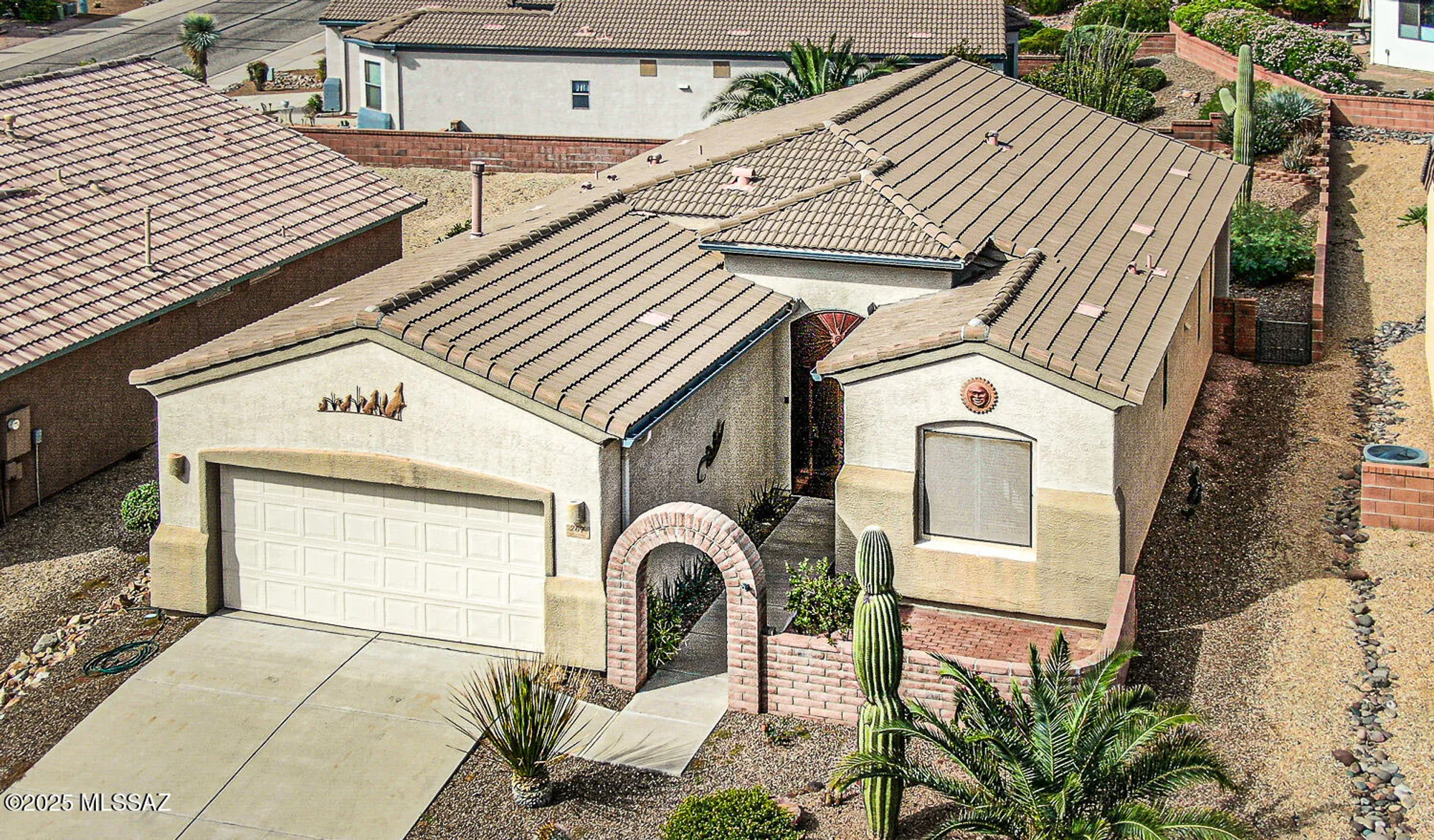 Property Slideshow image 1 of 51 | 267 n via la castellana, Green Valley, AZ, 85614