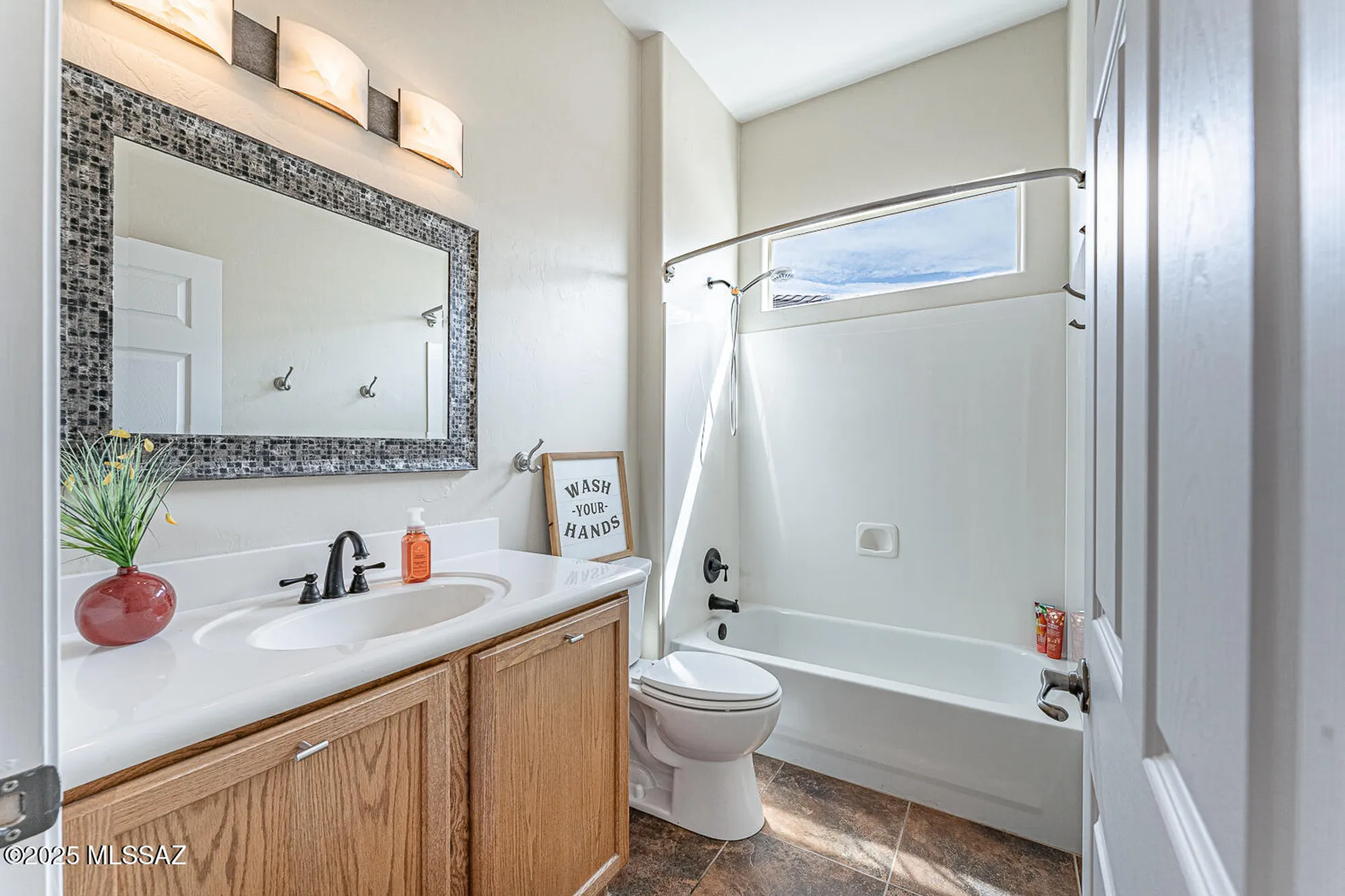 Property Slideshow image 33 of 48 | 2048 w cactus run dr, Green Valley, AZ, 85622