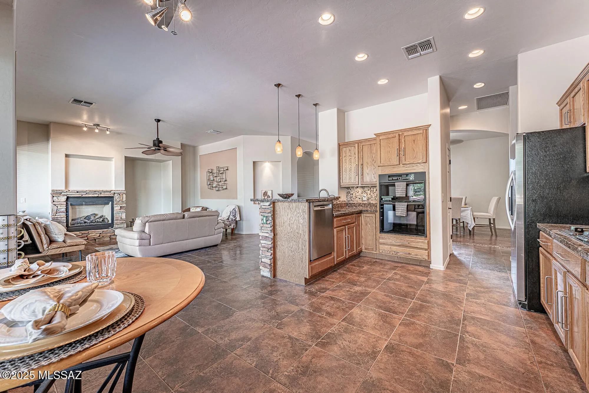 Property Slideshow image 15 of 48 | 2048 w cactus run dr, Green Valley, AZ, 85622