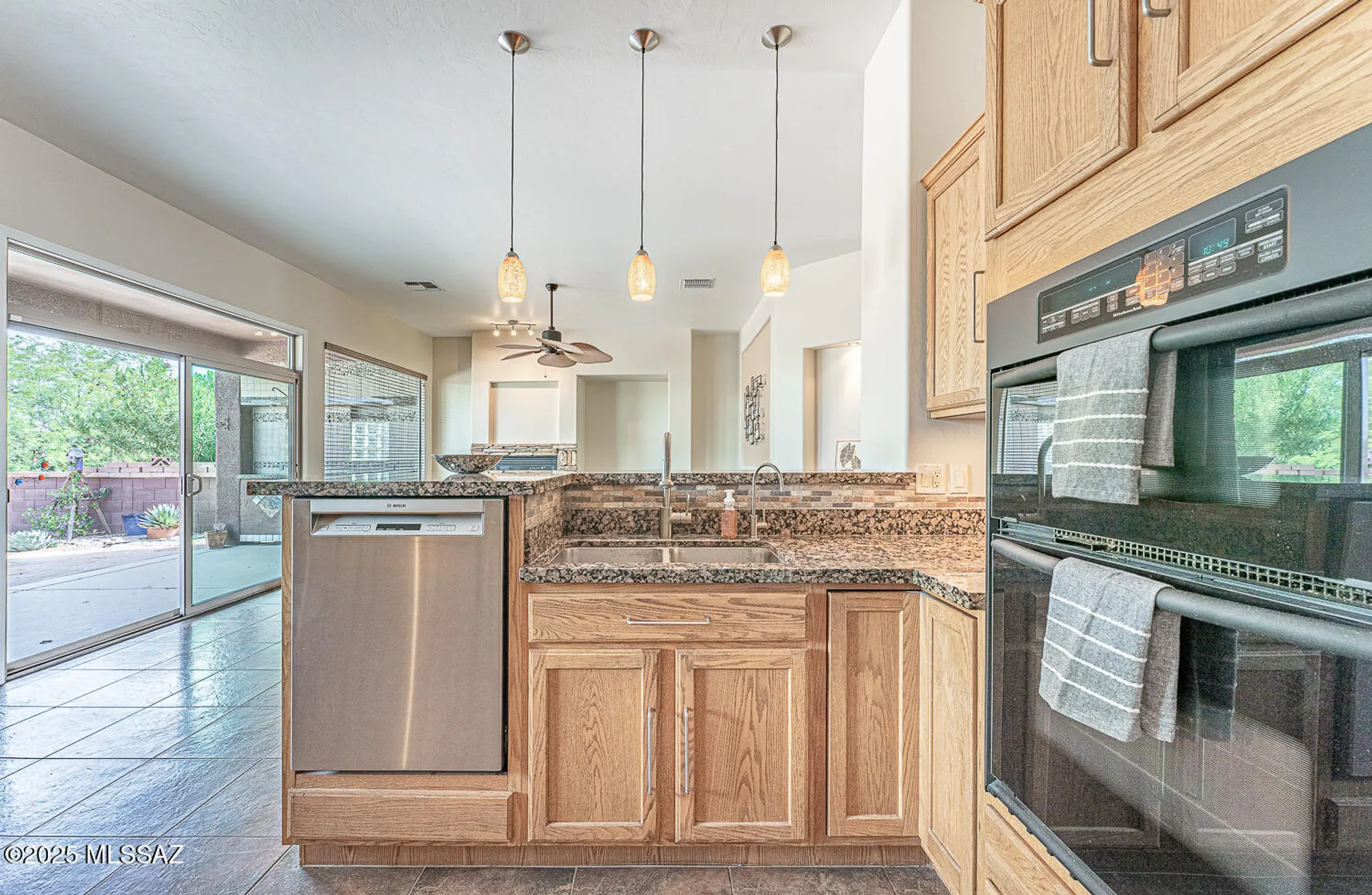 Property Slideshow image 18 of 48 | 2048 w cactus run dr, Green Valley, AZ, 85622