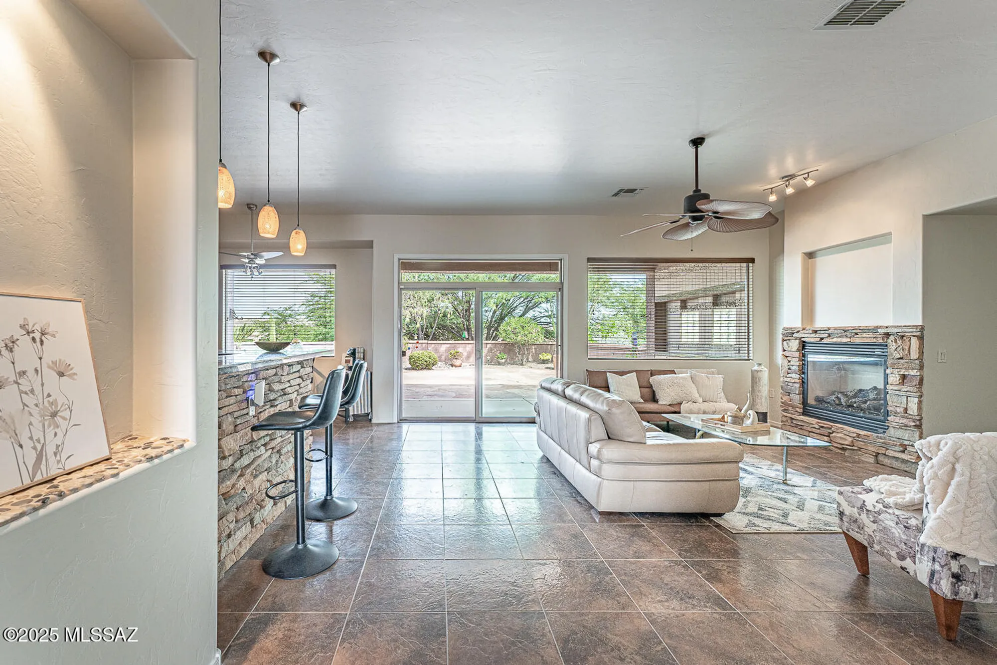 Property Slideshow image 5 of 48 | 2048 w cactus run dr, Green Valley, AZ, 85622