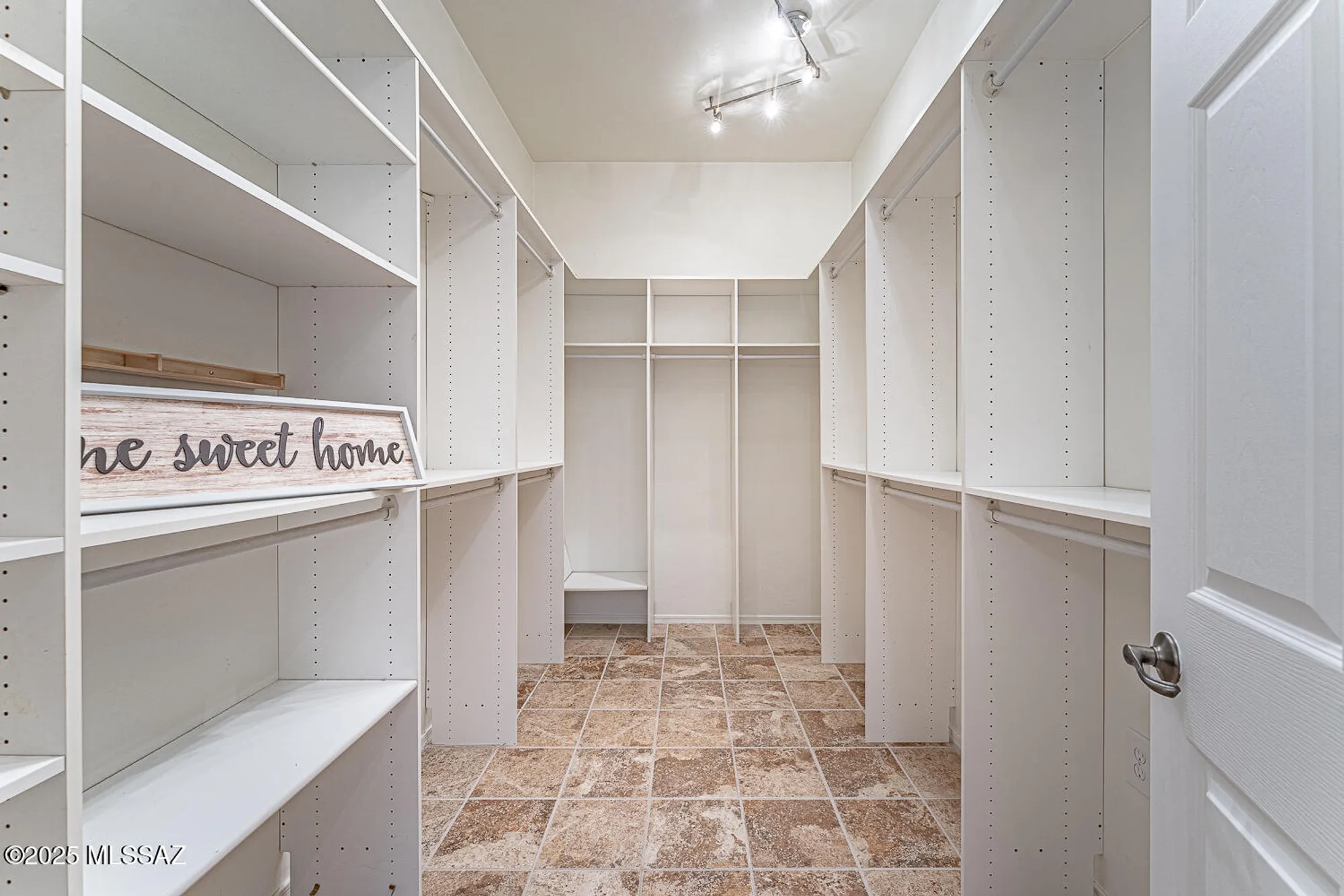 Property Slideshow image 28 of 48 | 2048 w cactus run dr, Green Valley, AZ, 85622