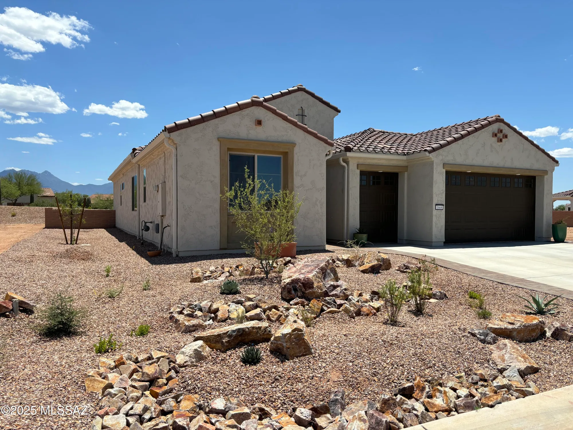 Property Slideshow image 1 of 48 | 1668 e comely ct, Green Valley, AZ, 85614