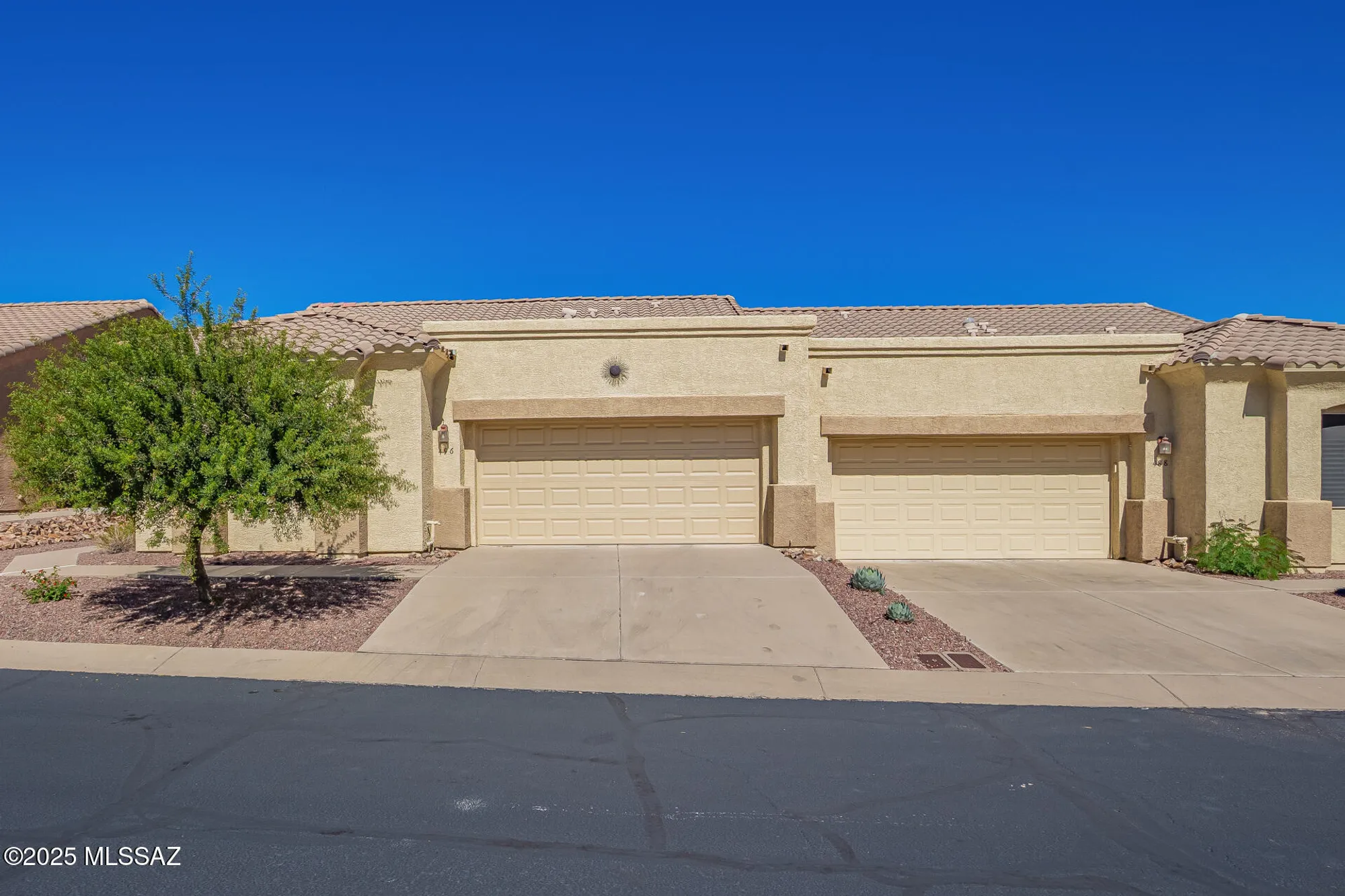 Property Slideshow image 6 of 38 | 496 w knotwood st, Green Valley, AZ, 85614