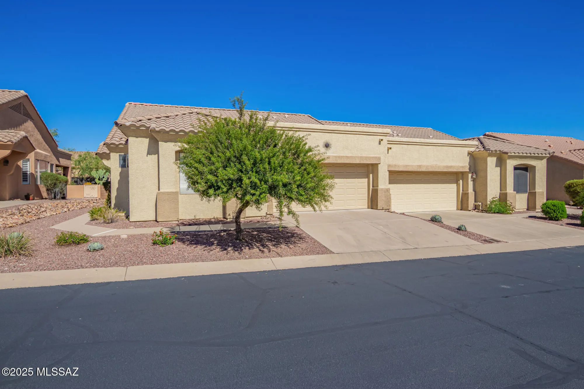 Property Slideshow image 9 of 38 | 496 w knotwood st, Green Valley, AZ, 85614