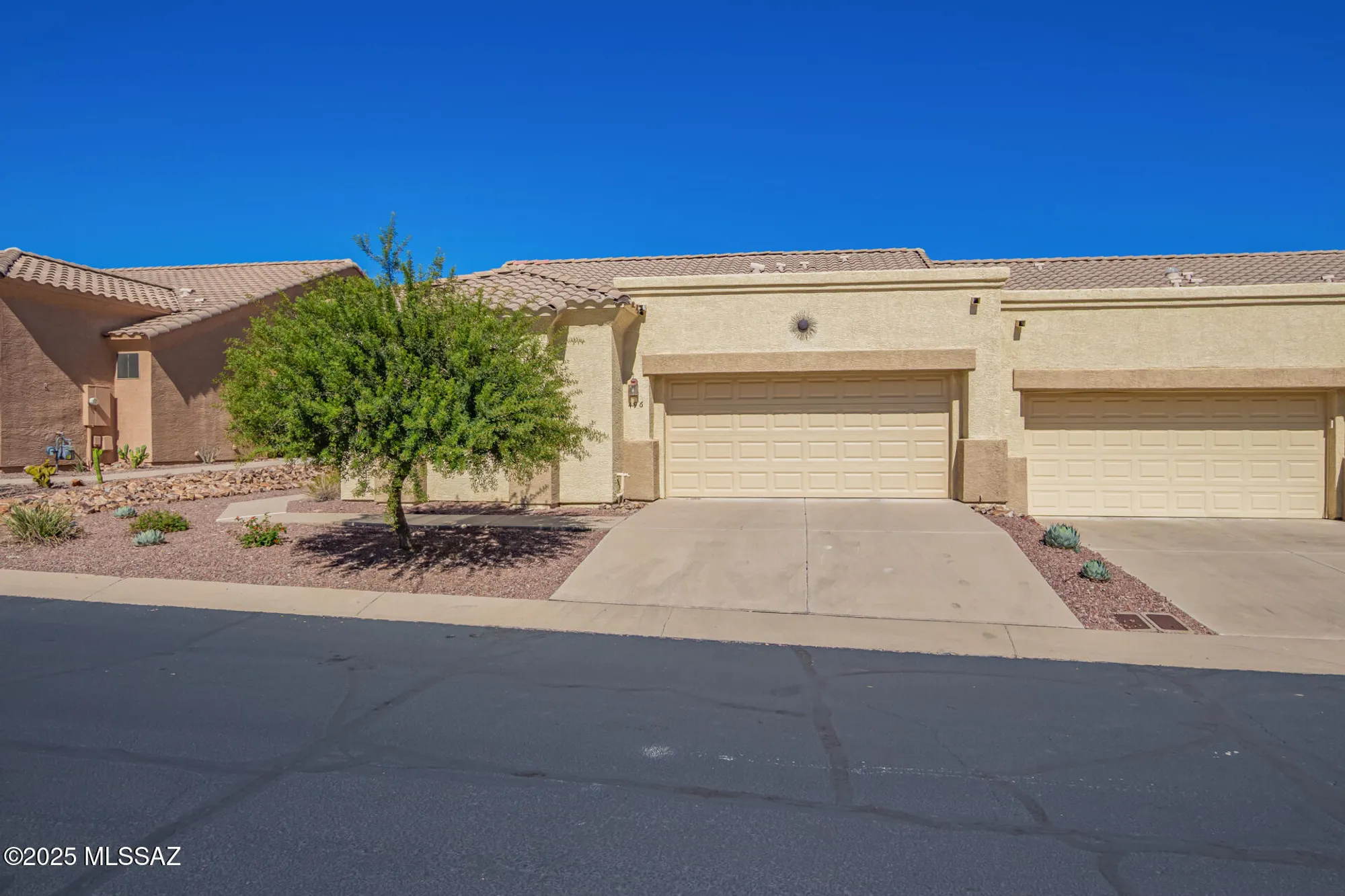 Property Slideshow image 10 of 38 | 496 w knotwood st, Green Valley, AZ, 85614