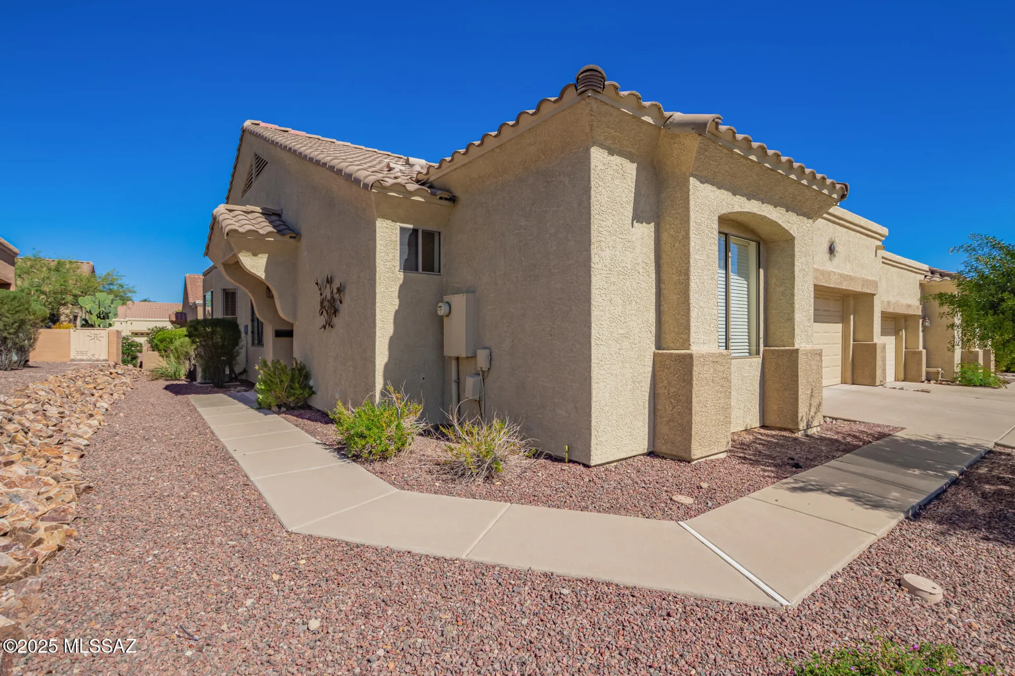 Property Slideshow image 12 of 38 | 496 w knotwood st, Green Valley, AZ, 85614