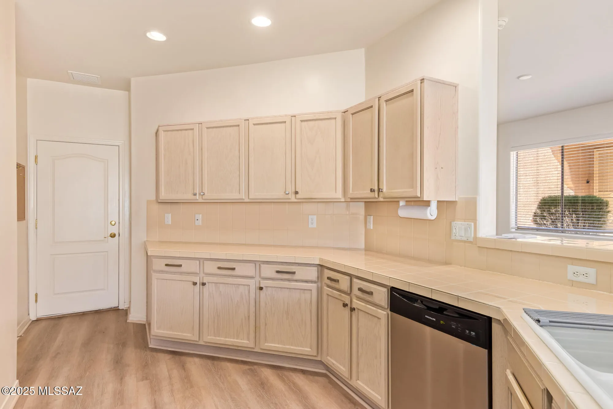 Property Slideshow image 21 of 38 | 496 w knotwood st, Green Valley, AZ, 85614