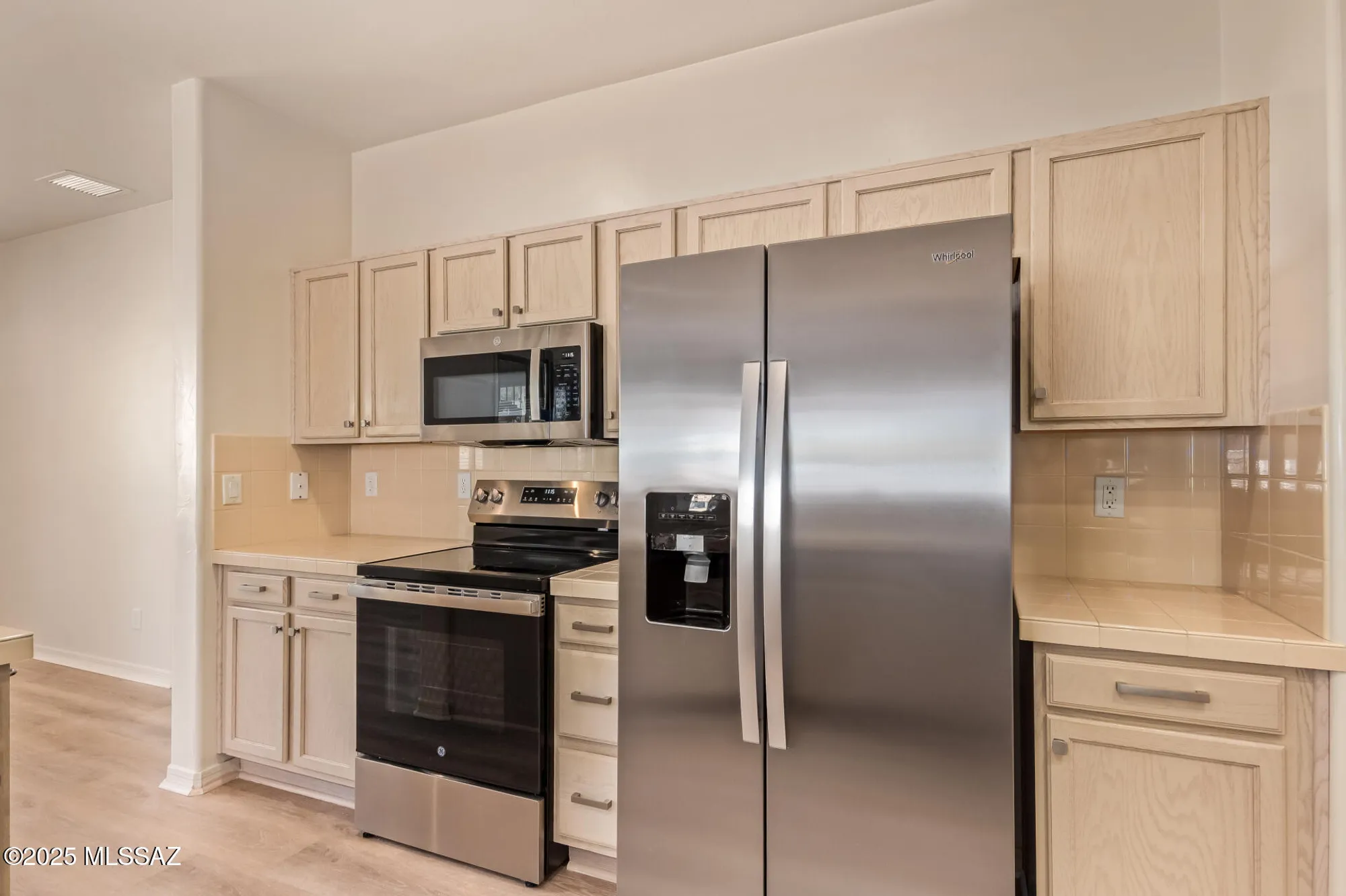 Property Slideshow image 3 of 38 | 496 w knotwood st, Green Valley, AZ, 85614