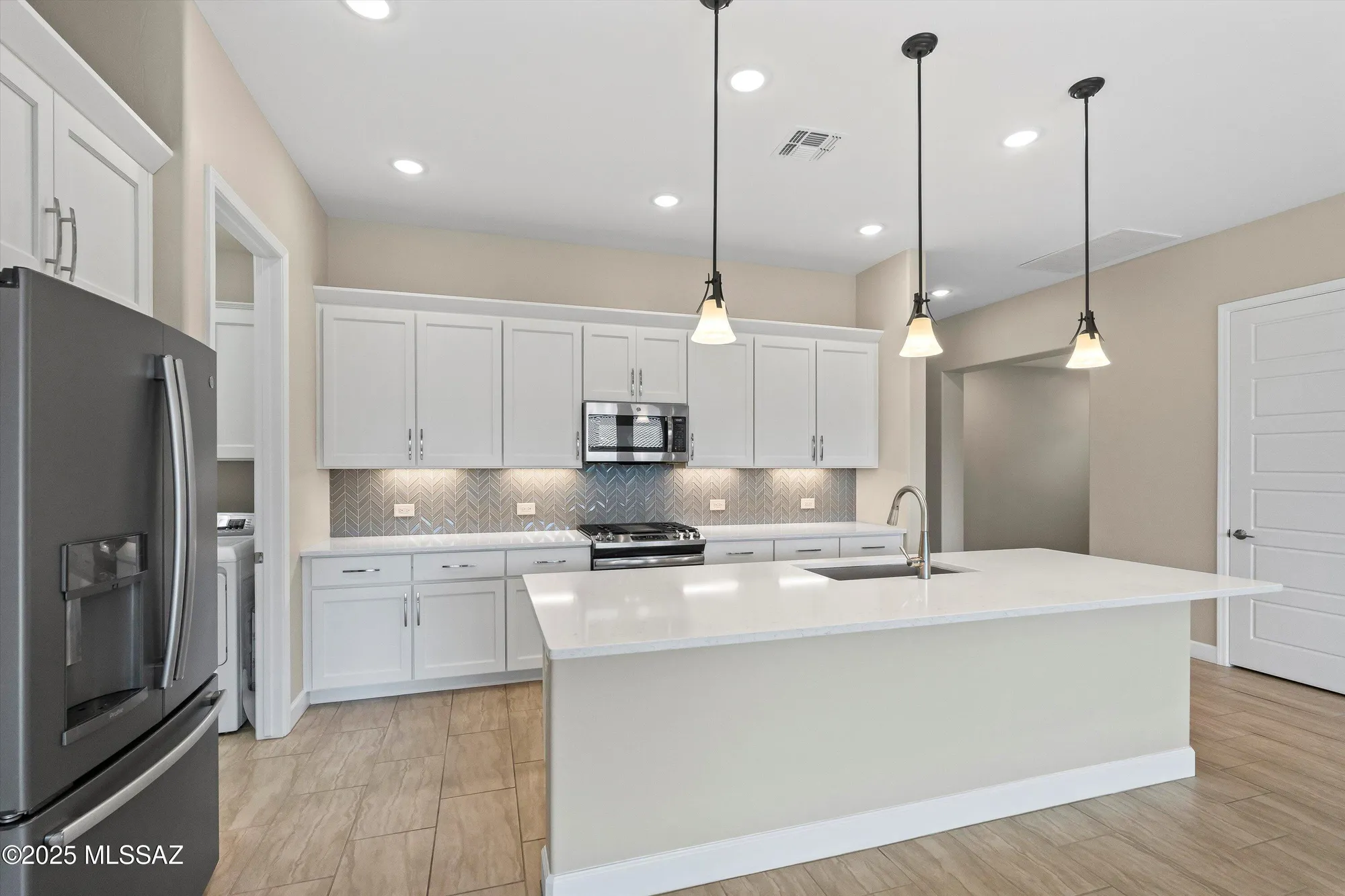 Property Slideshow image 4 of 31 | 62797 e thunder rock dr, Saddlebrooke, AZ, 85739