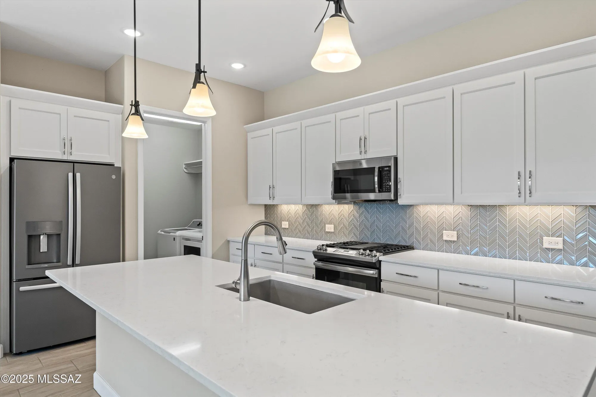 Property Slideshow image 6 of 31 | 62797 e thunder rock dr, Saddlebrooke, AZ, 85739
