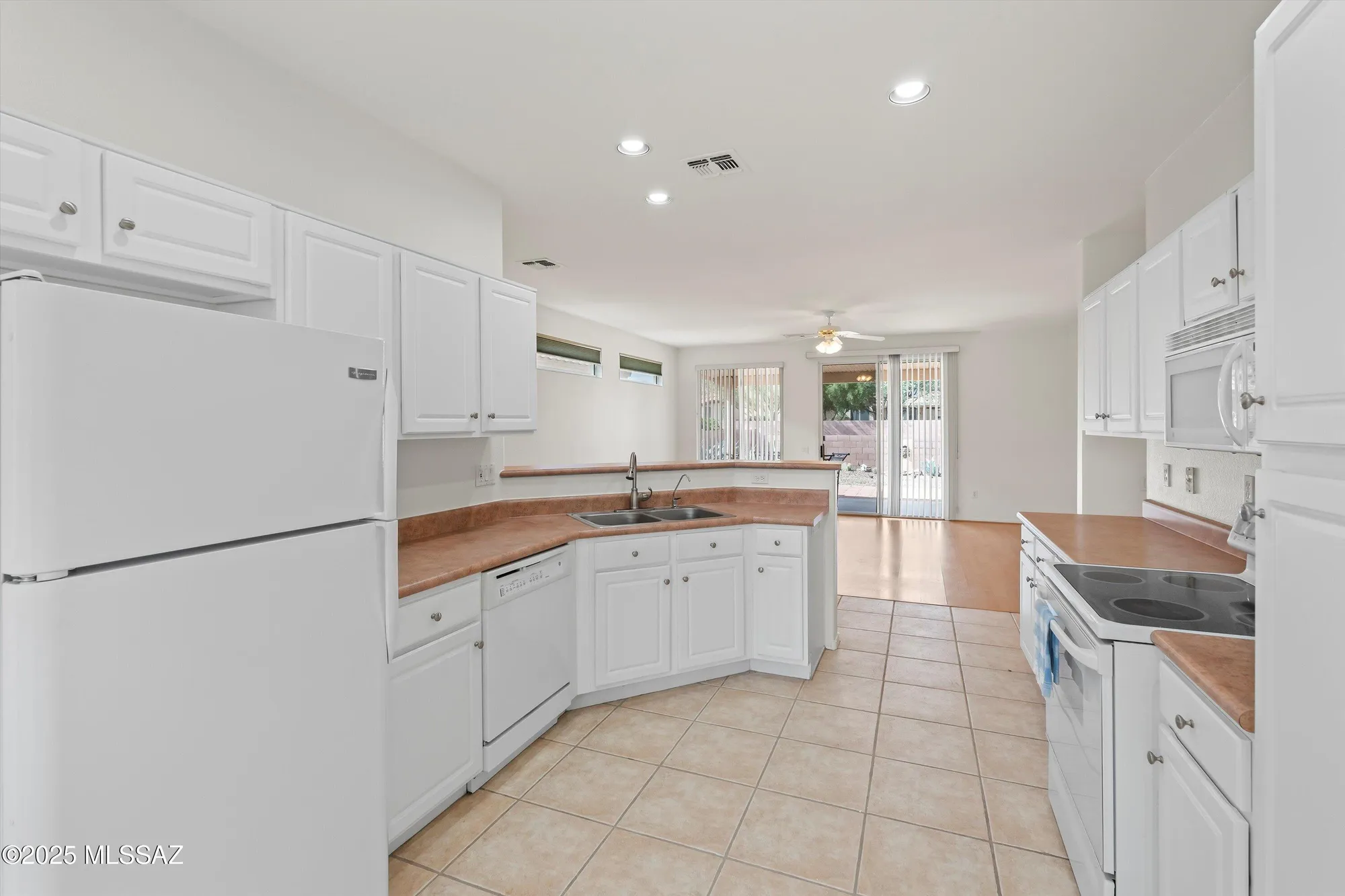Property Slideshow image 19 of 46 | 9349 n sombrero canyon dr, Tucson, AZ, 85743