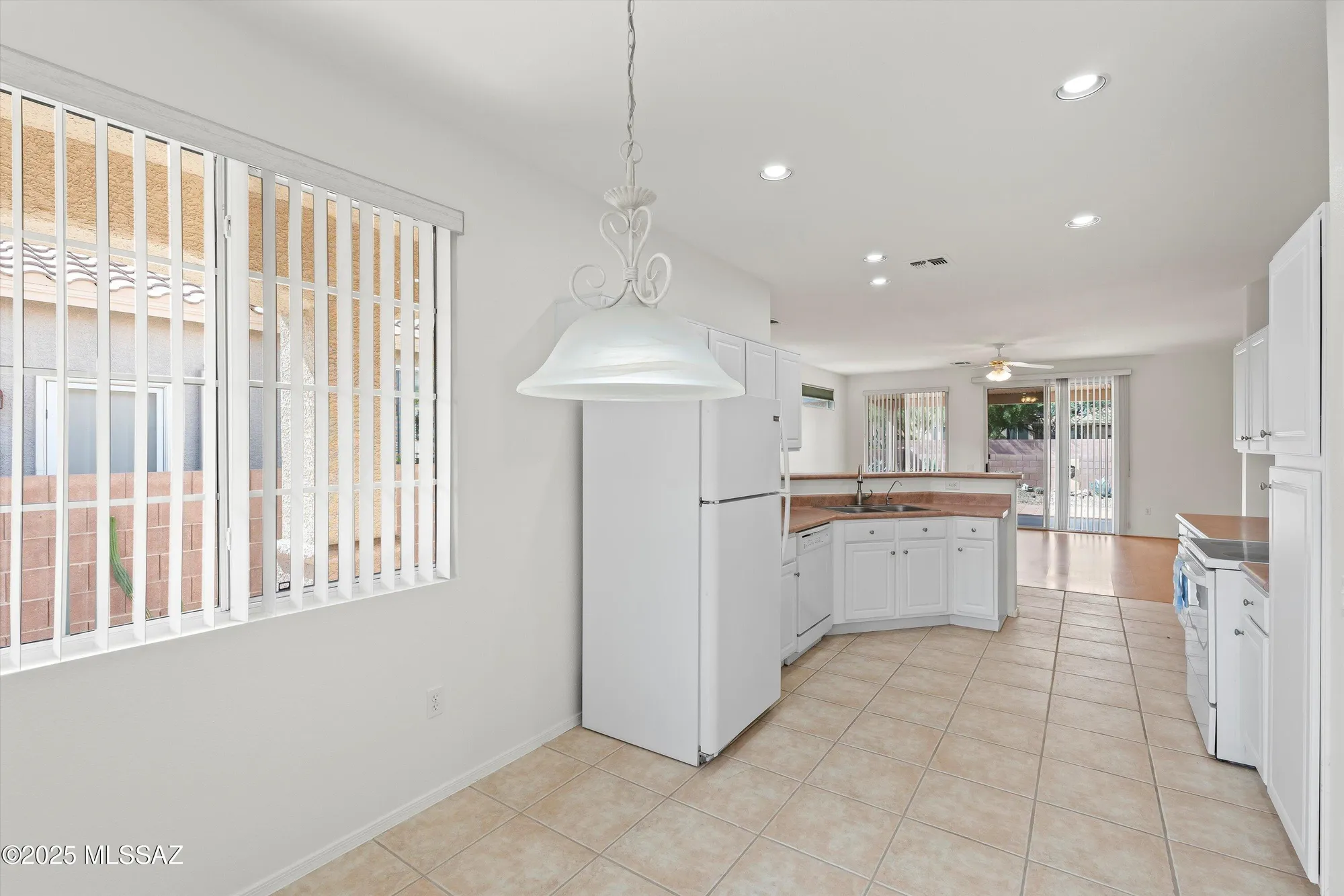 Property Slideshow image 12 of 46 | 9349 n sombrero canyon dr, Tucson, AZ, 85743