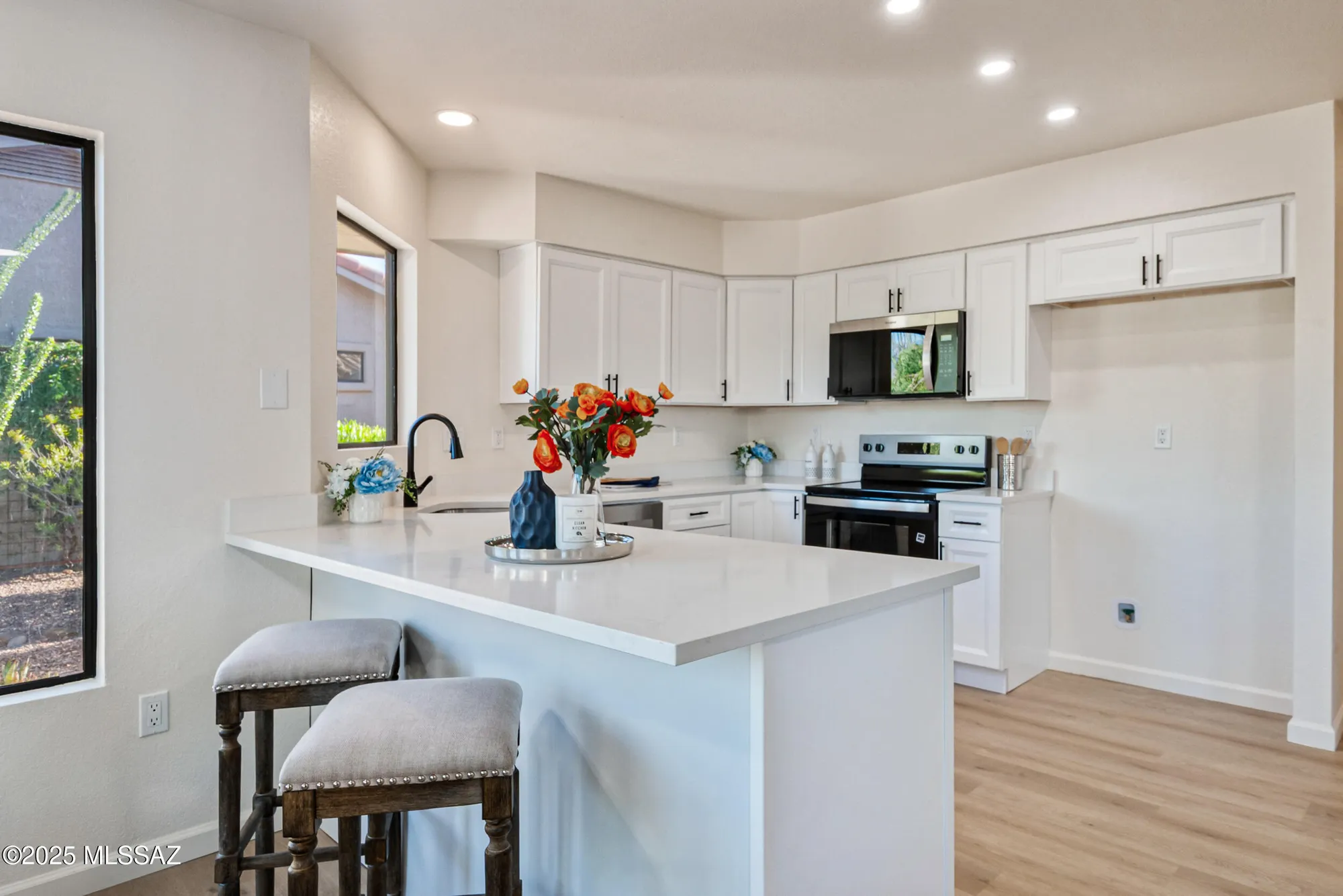 Property Slideshow image 11 of 42 | 14660 n flagstone dr, Oro Valley, AZ, 85755