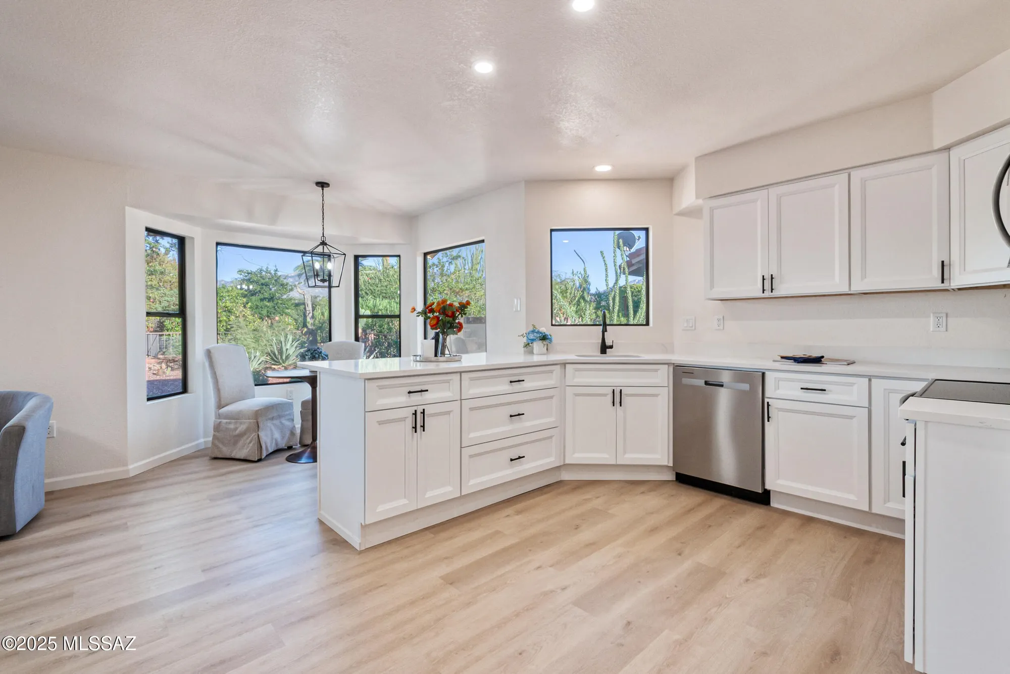 Property Slideshow image 13 of 42 | 14660 n flagstone dr, Oro Valley, AZ, 85755