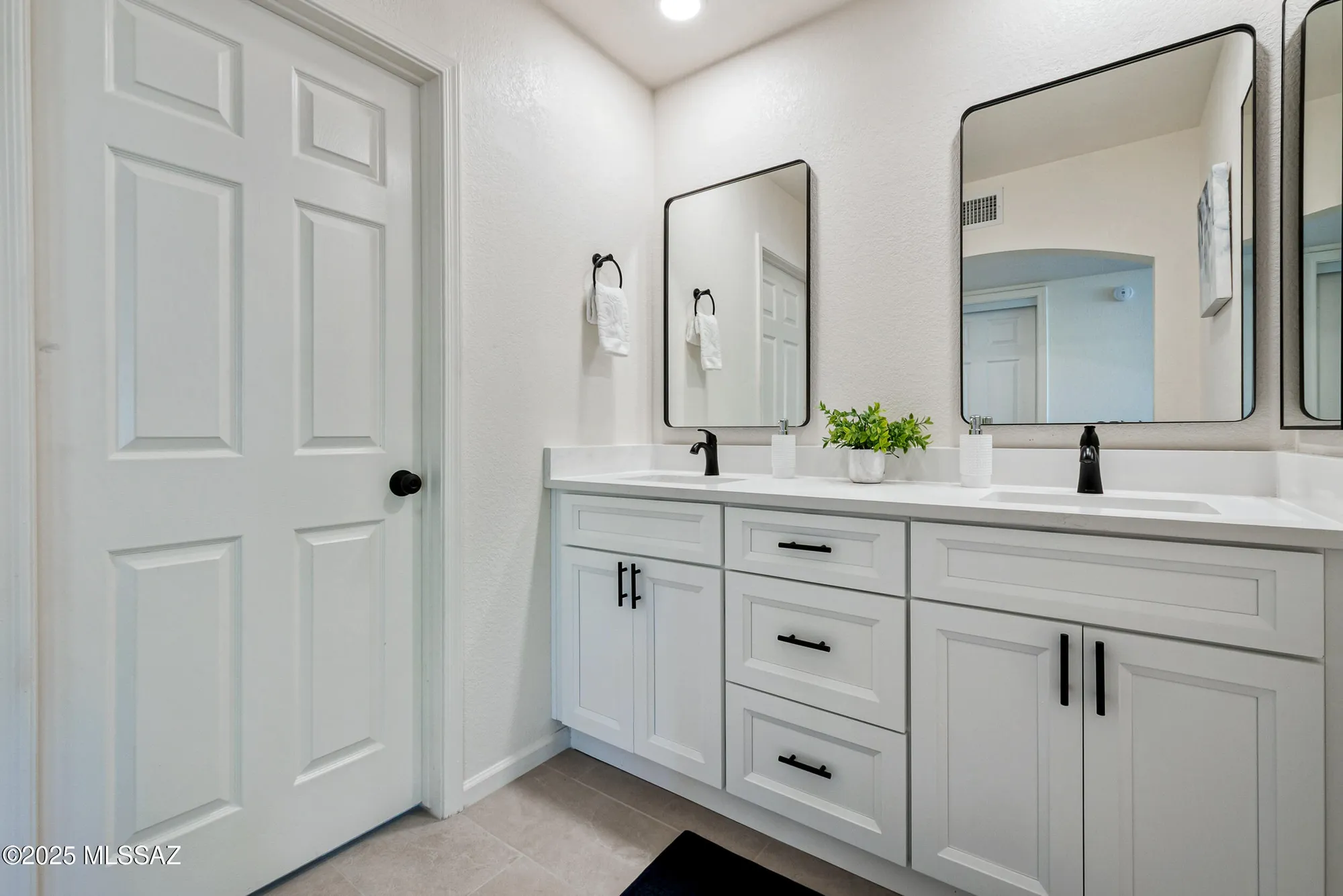 Property Slideshow image 26 of 42 | 14660 n flagstone dr, Oro Valley, AZ, 85755