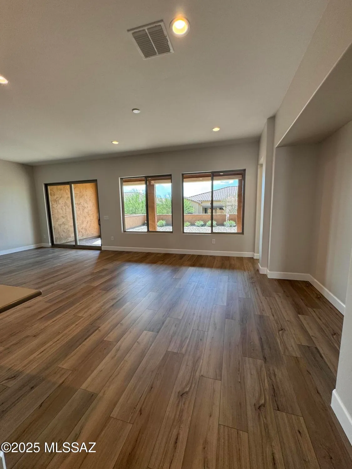 Property Slideshow image 4 of 14 | 30679 s willet way, Oracle, AZ, 85623