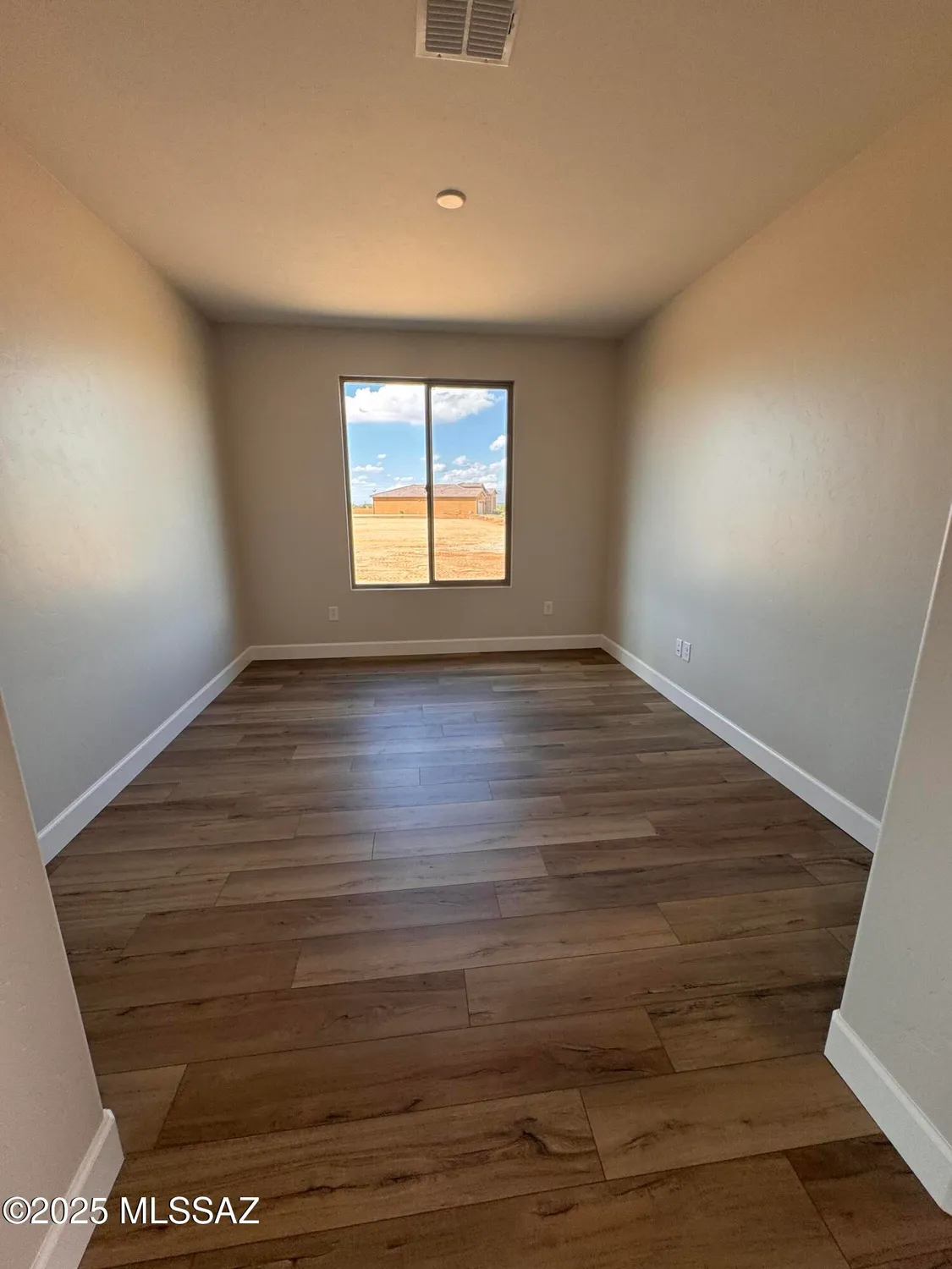 Property Slideshow image 5 of 14 | 30679 s willet way, Oracle, AZ, 85623