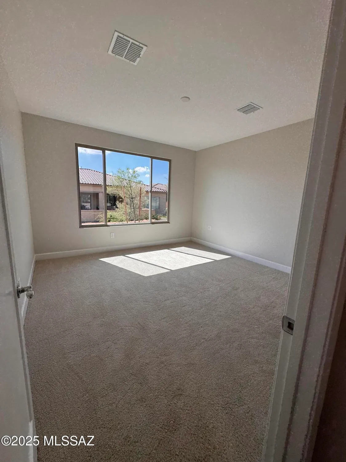 Property Slideshow image 8 of 14 | 30679 s willet way, Oracle, AZ, 85623