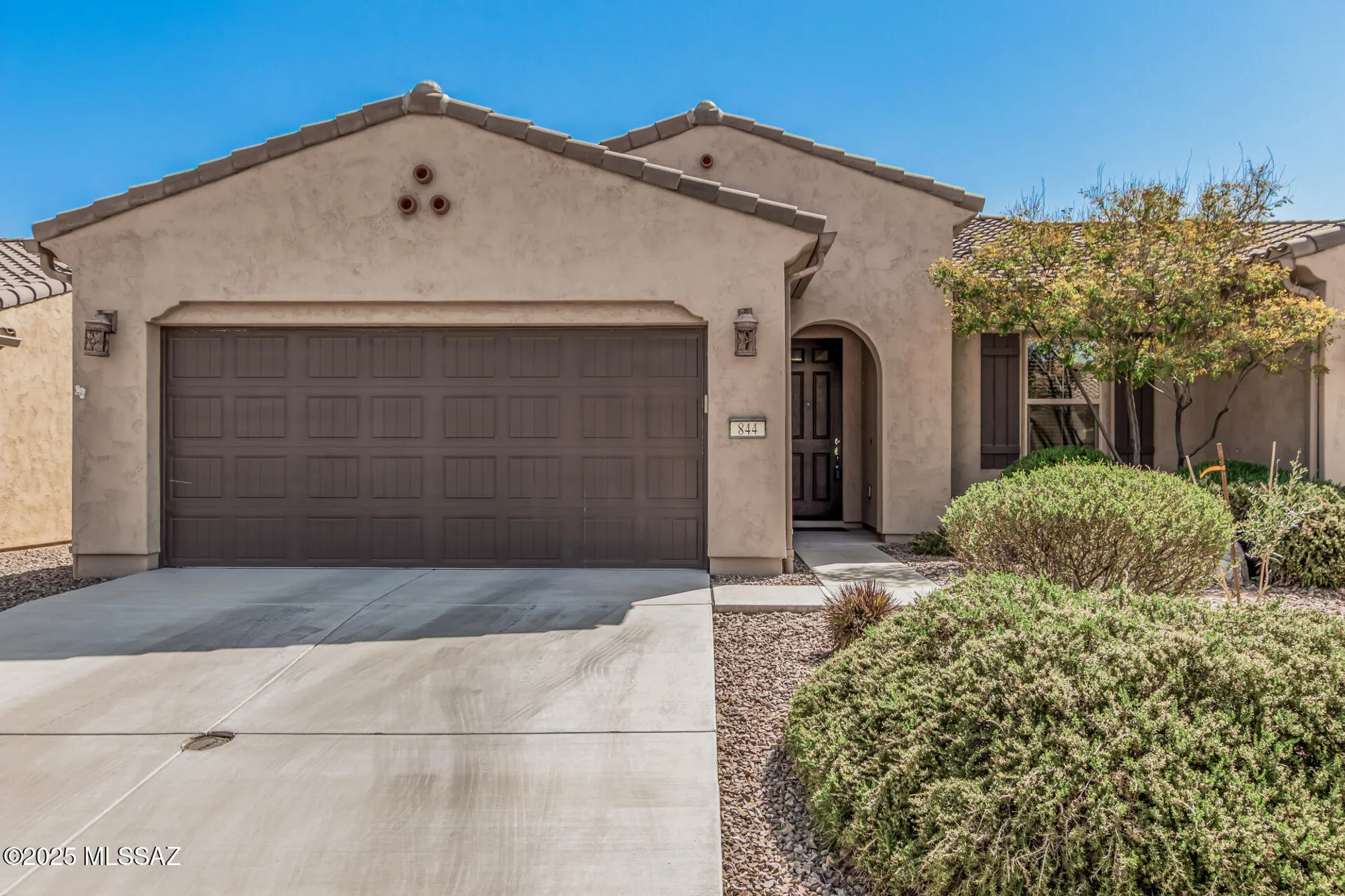 Property Slideshow image 1 of 40 | 844 n broken hills dr, Green Valley, AZ, 85614