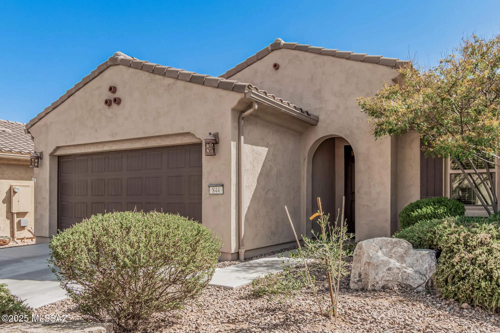 Property Slideshow image 2 of 40 | 844 n broken hills dr, Green Valley, AZ, 85614