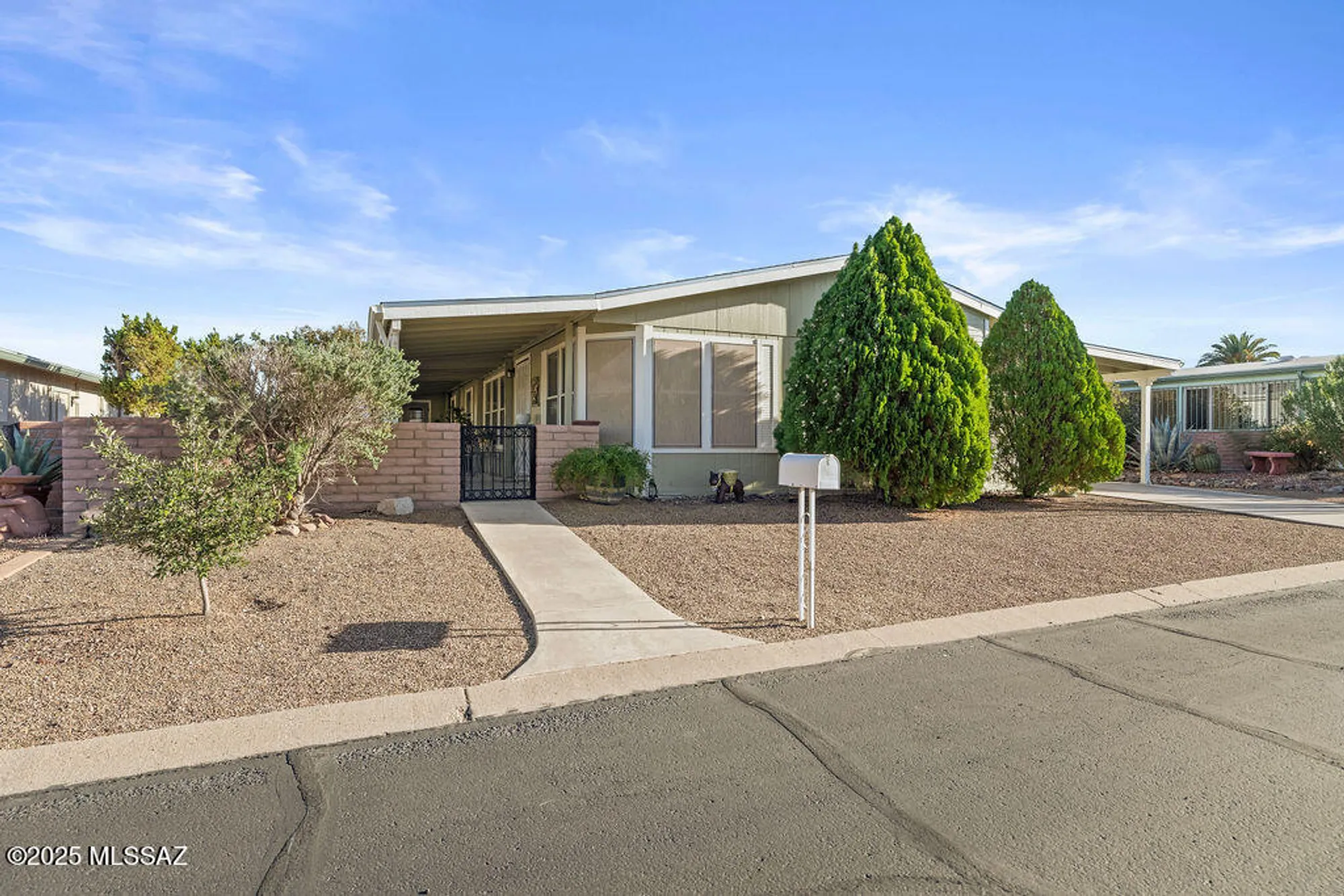 Property Slideshow image 1 of 25 | 107 w mora dr, Green Valley, AZ, 85614