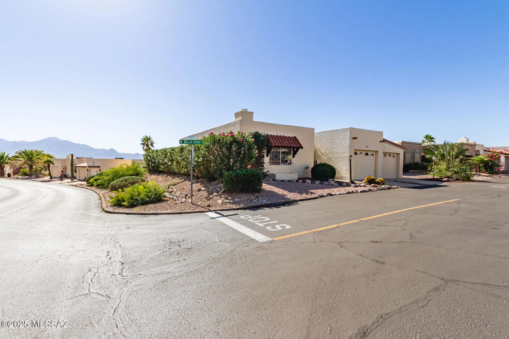 Property Slideshow image 1 of 30 | 801 w bella vista dr, Green Valley, AZ, 85614
