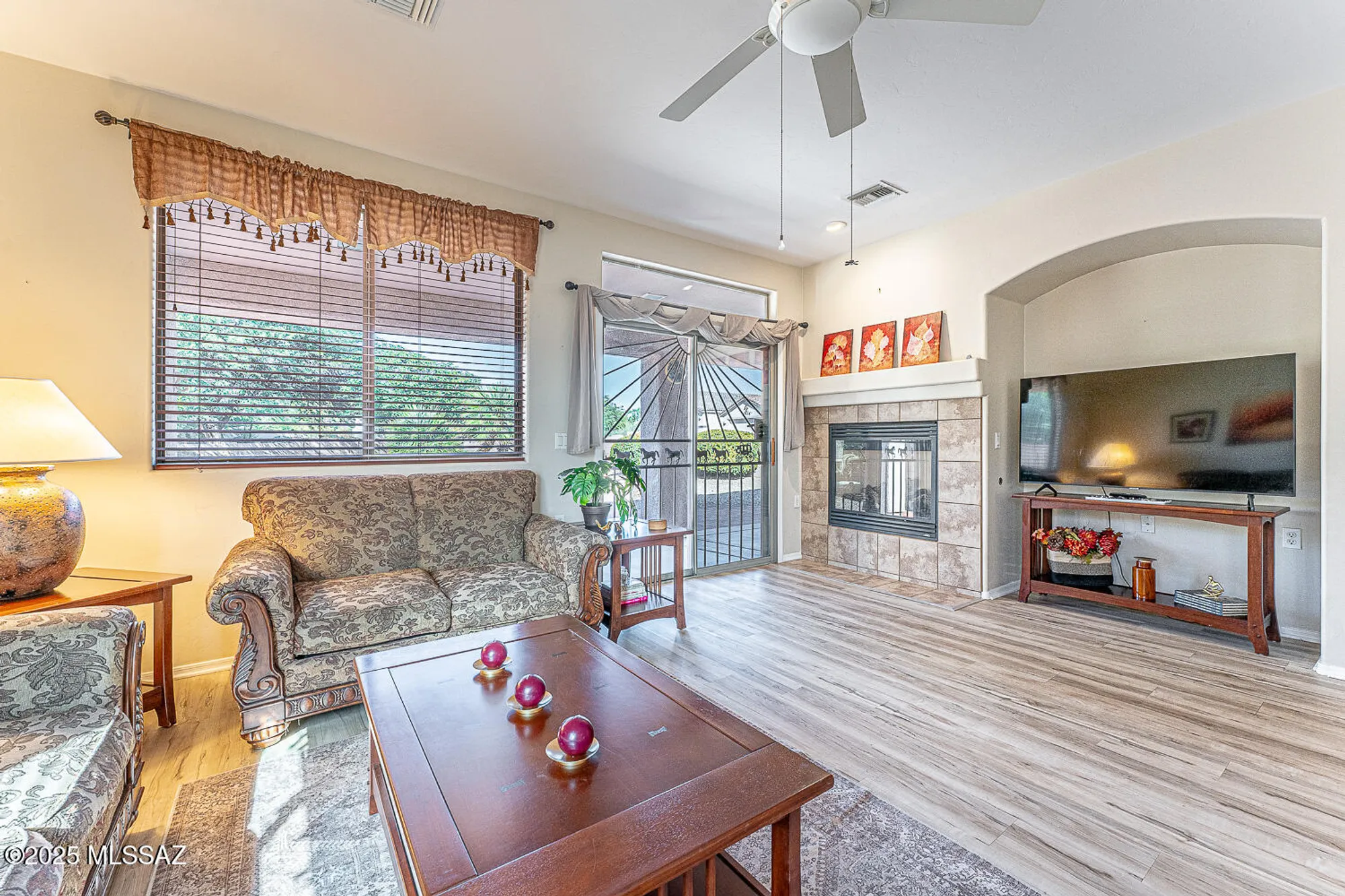 Property Slideshow image 3 of 51 | 2980 s royal aberdeen loop, Green Valley, AZ, 85614