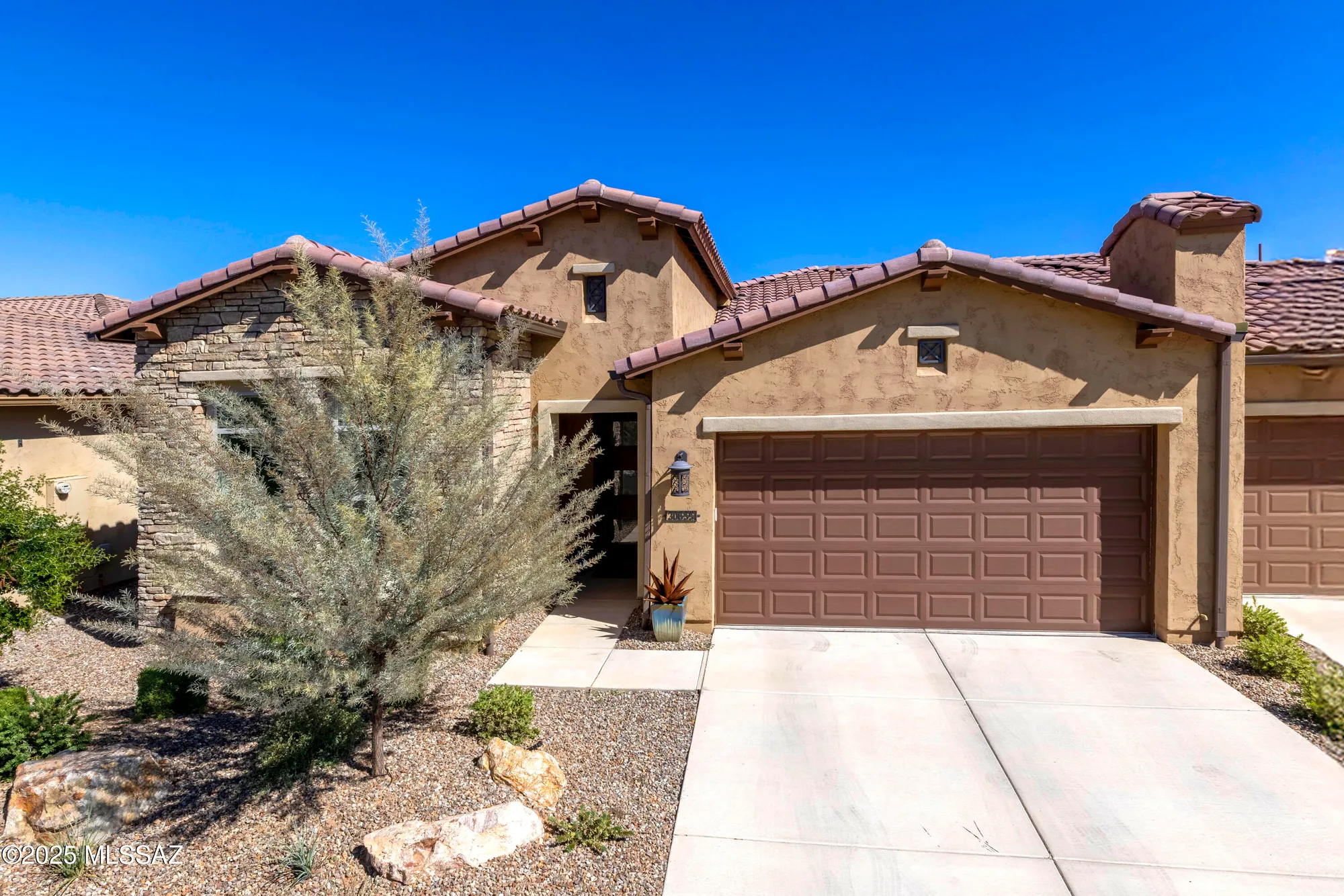 Property Slideshow image 1 of 44 | 30655 s sand hurst ln, Oracle, AZ, 85623