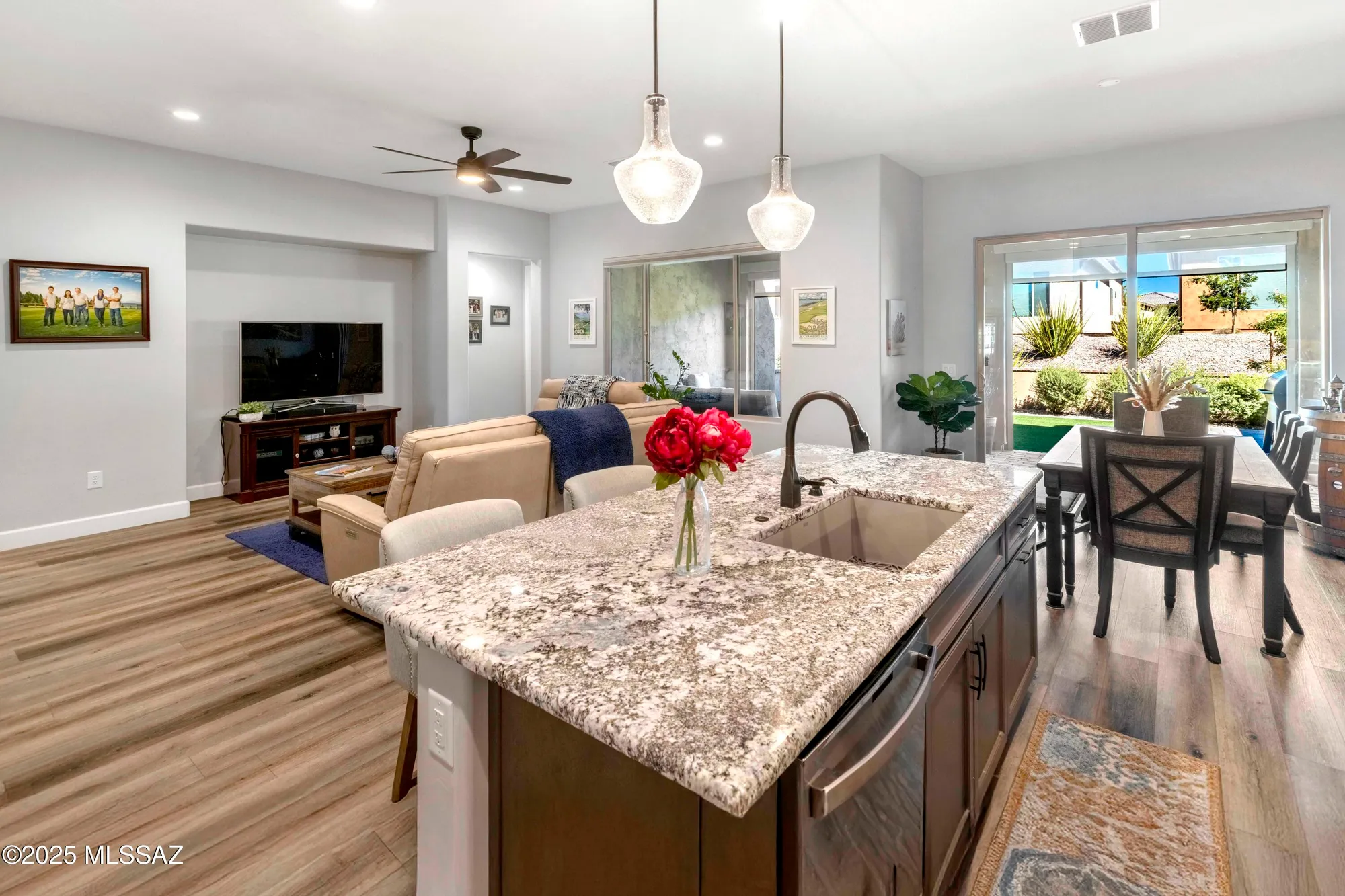Property Slideshow image 9 of 44 | 30655 s sand hurst ln, Oracle, AZ, 85623