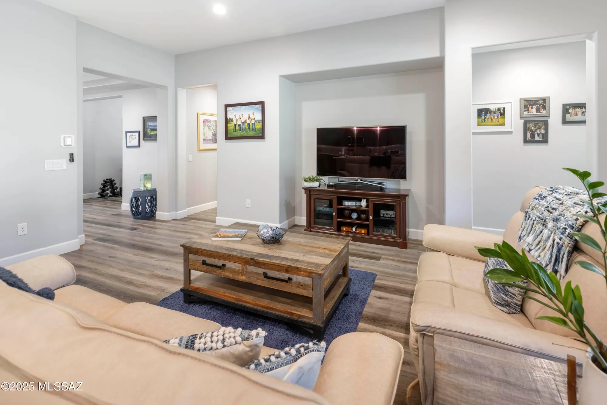 Property Slideshow image 10 of 44 | 30655 s sand hurst ln, Oracle, AZ, 85623